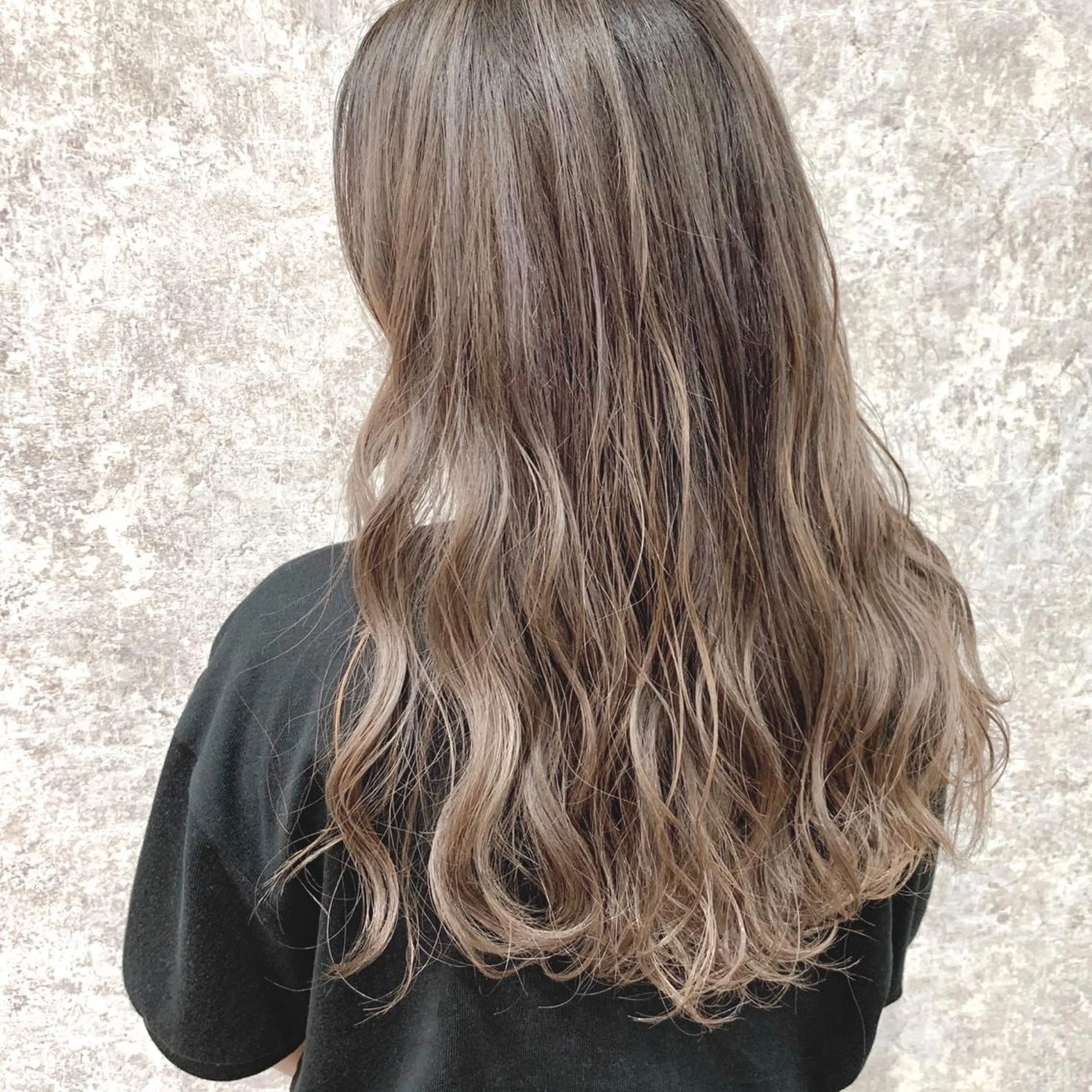 ロング カラー ベージュカラー グラデーションカラー 明石遼/ベージュ / ピンクのヘアスタイル