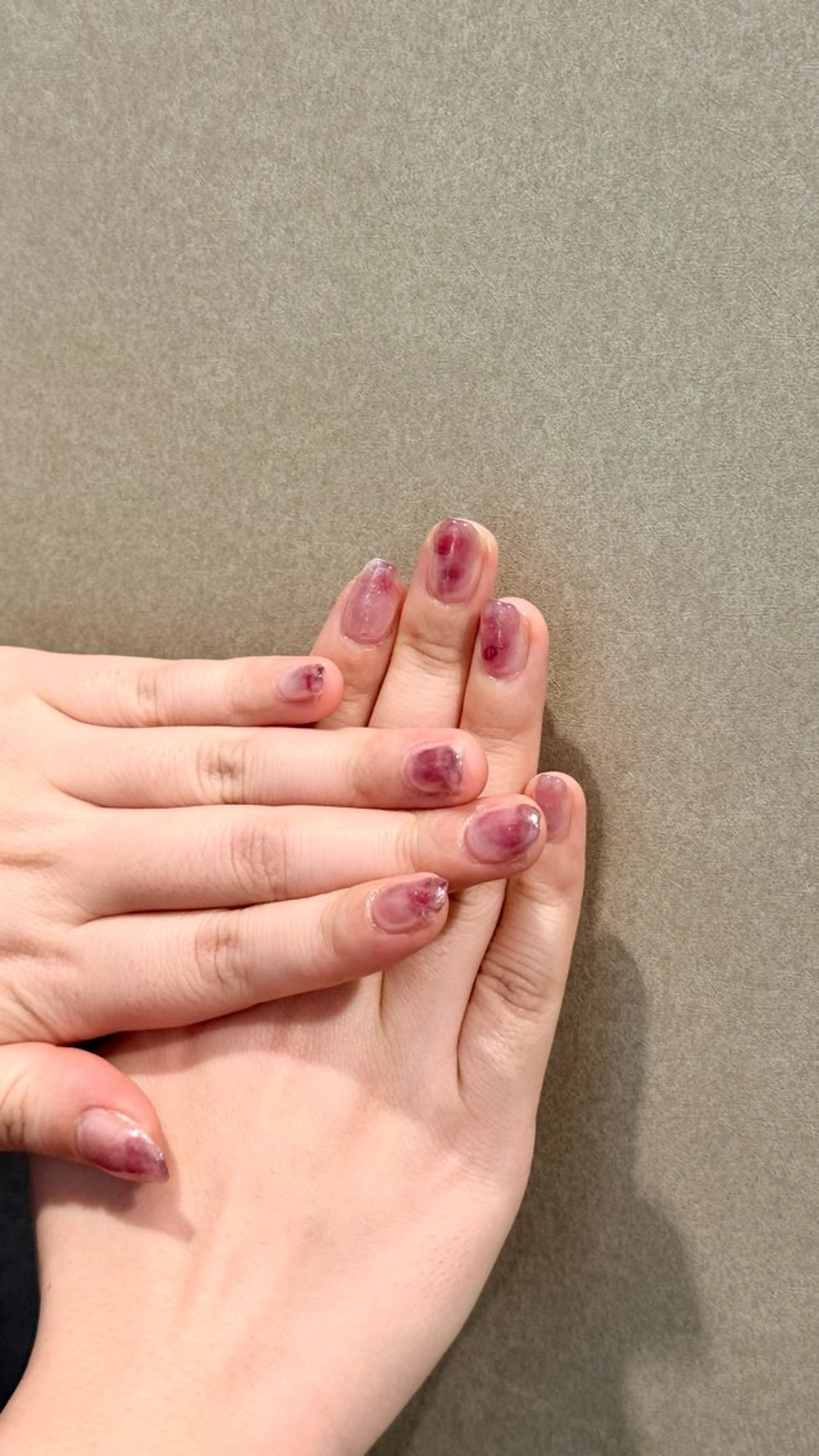 ネイル オーロラネイル ラメ(グリッター) ピンク ホワイト ＆robe mayumiのネイルデザイン