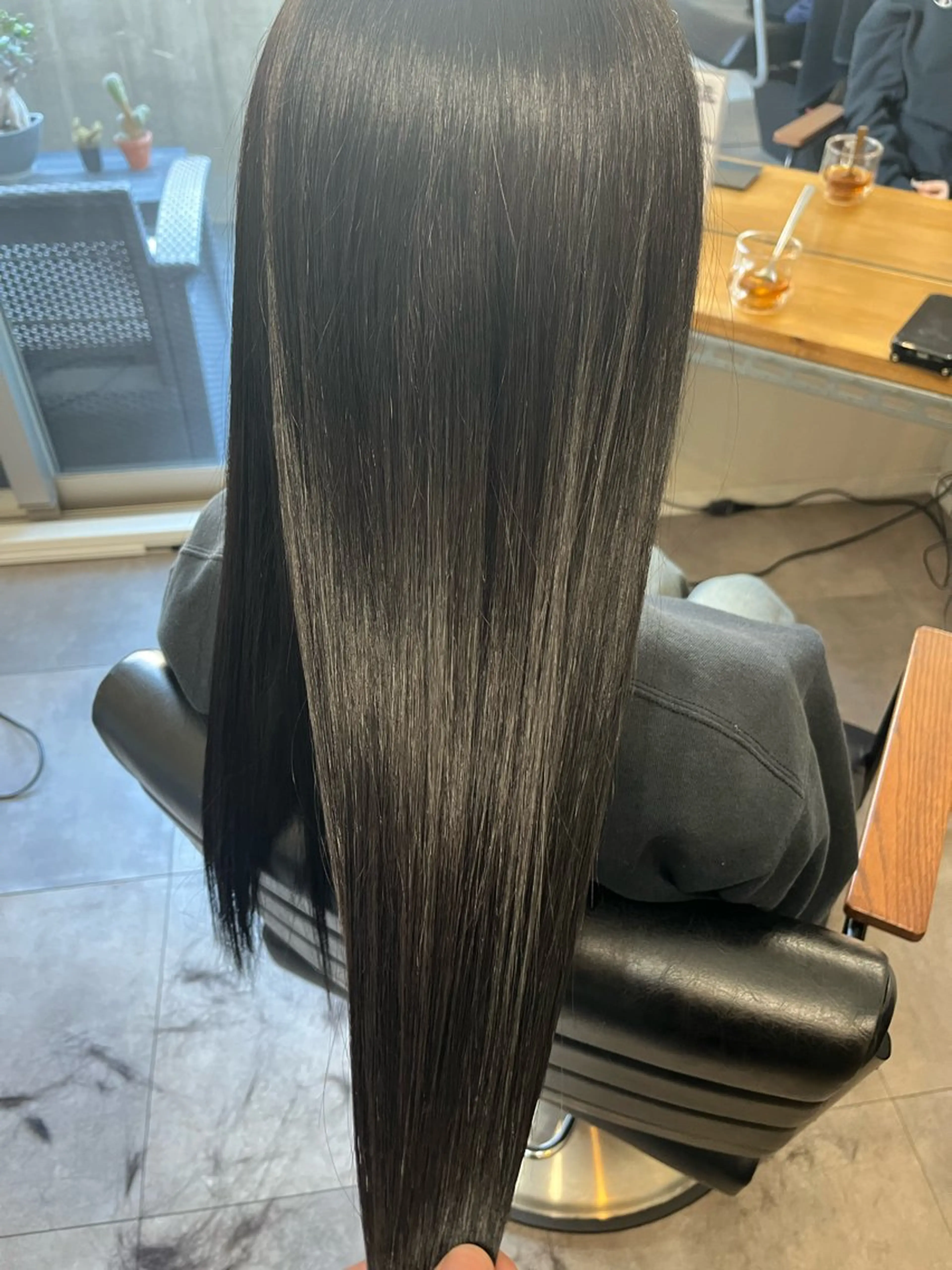 ロング カラー カット ヘアカラー トリートメント OFF YUYAのヘアスタイル