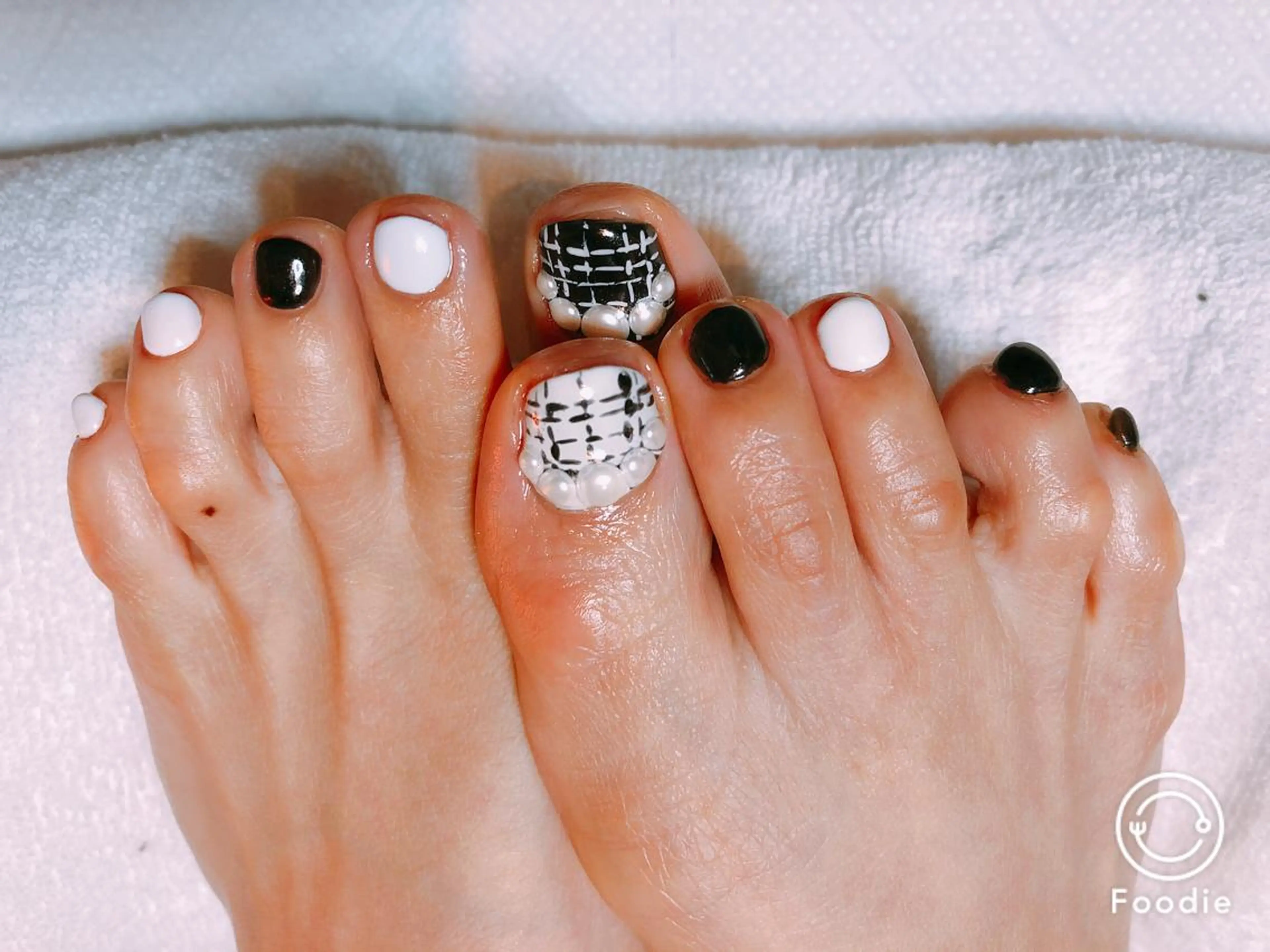 ミディアム ネイル フットネイル 長さ出し専門 nynaのネイルデザイン