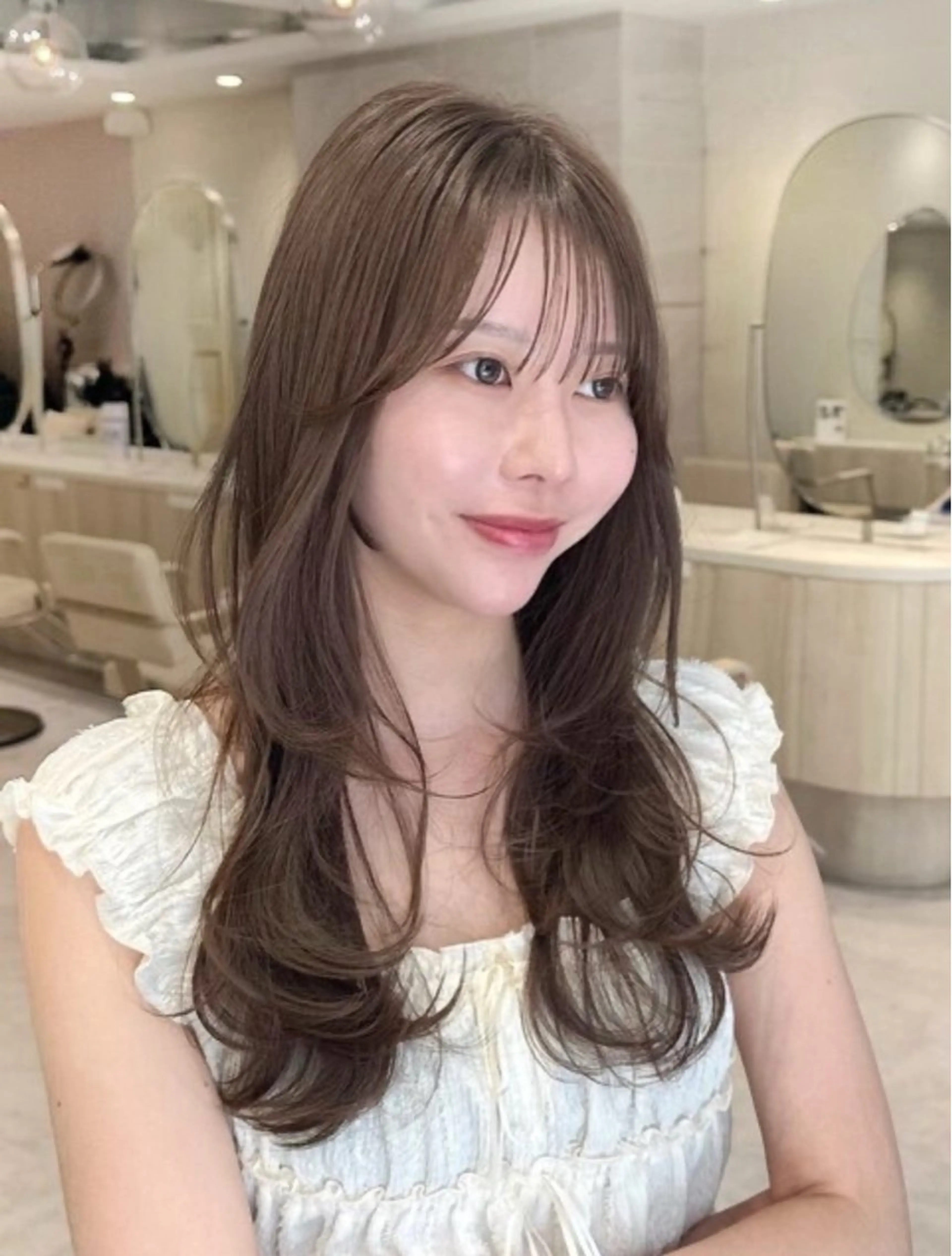 セミロング 韓国風ヘア レイヤーカット 小顔カット カット カット無料｜レイヤー カット｜韓国モテへアのヘアスタイル