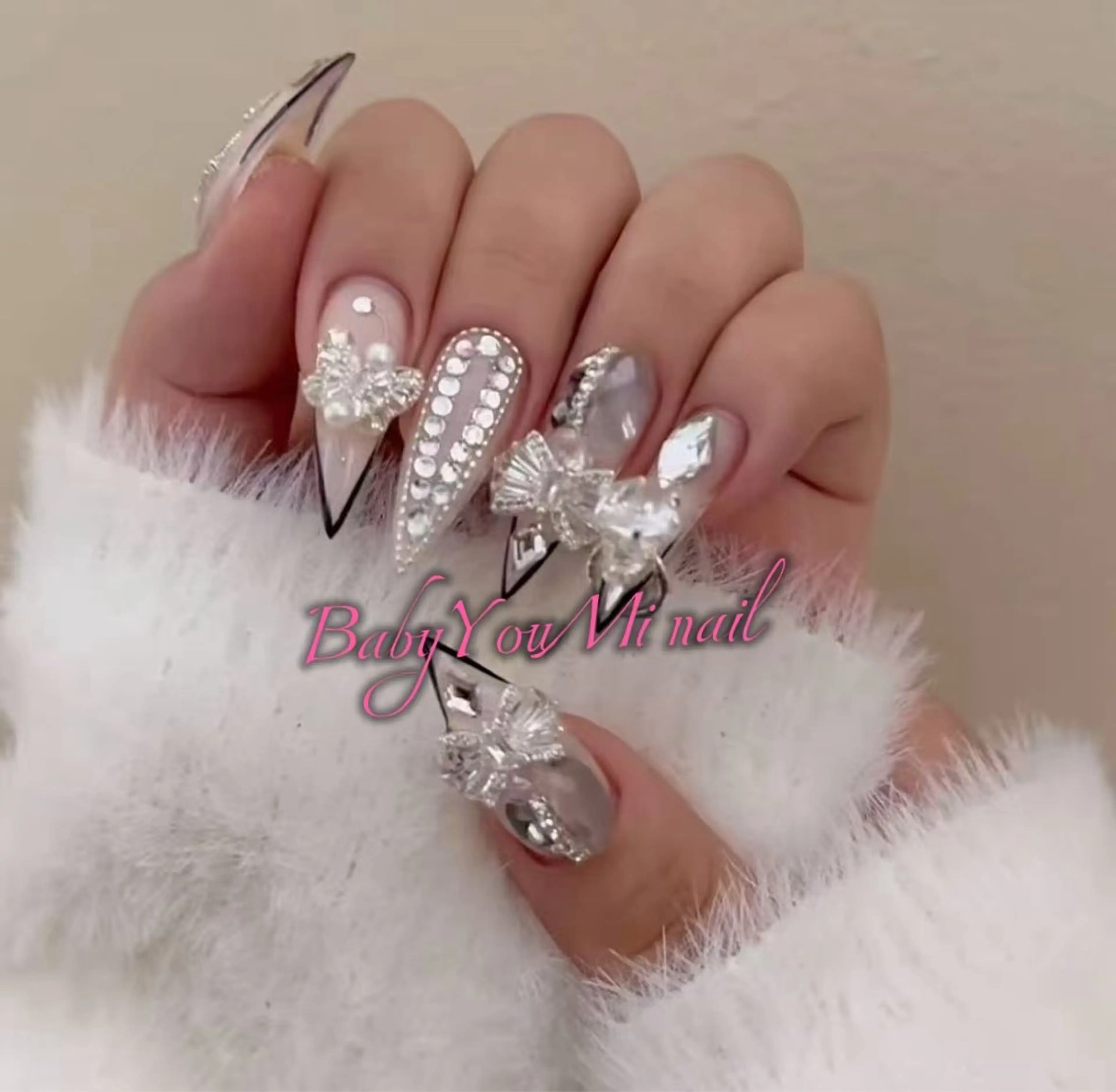 ネイル オーロラネイル フラワーネイル フットネイル フレンチネイル ジェルネイル ハンドネイル BabyYouMi nailのネイルデザイン