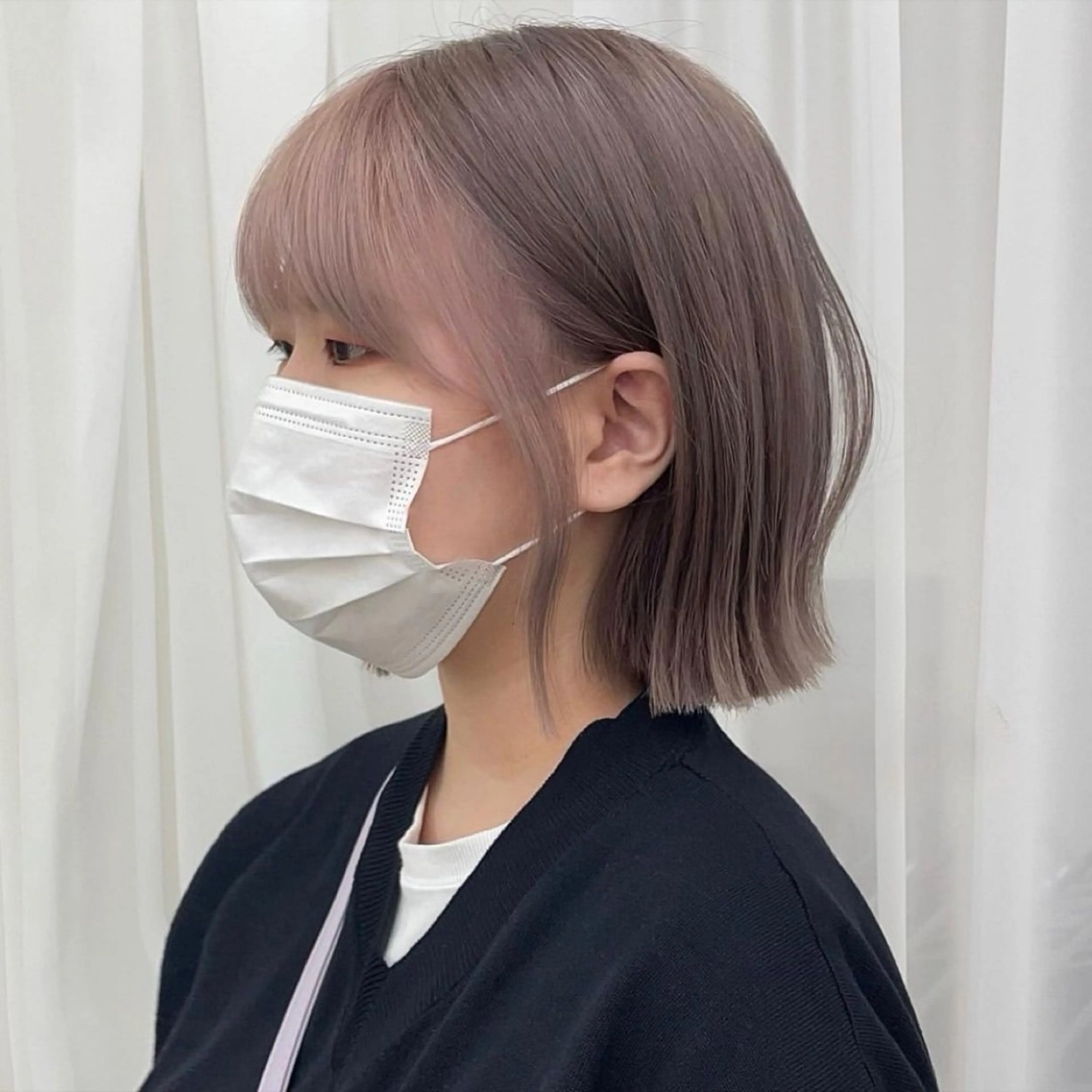 セミロング カラー ヘアアレンジ ベージュカラー ブリーチ デザインカラー ダブルカラー インナーカラー ヘアカラー トリートメント 🌟🍒ハイトーン 韓国ヘア/ユウミのヘアスタイル