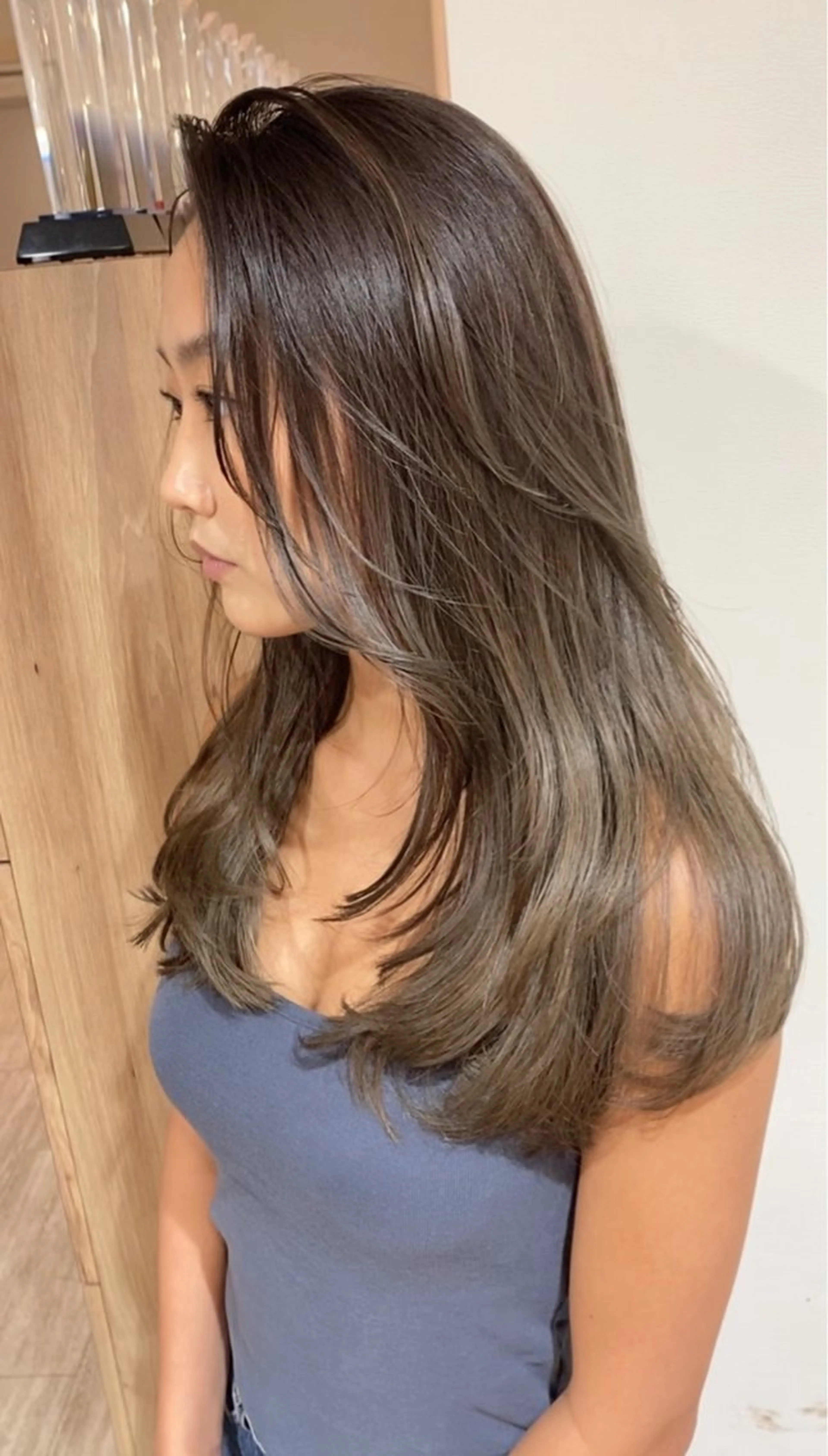 ロング アッシュ ハイライト レイヤーカット AMI Hair  supply所属・髪質改善カラー 韓国風レイヤーのヘアスタイル