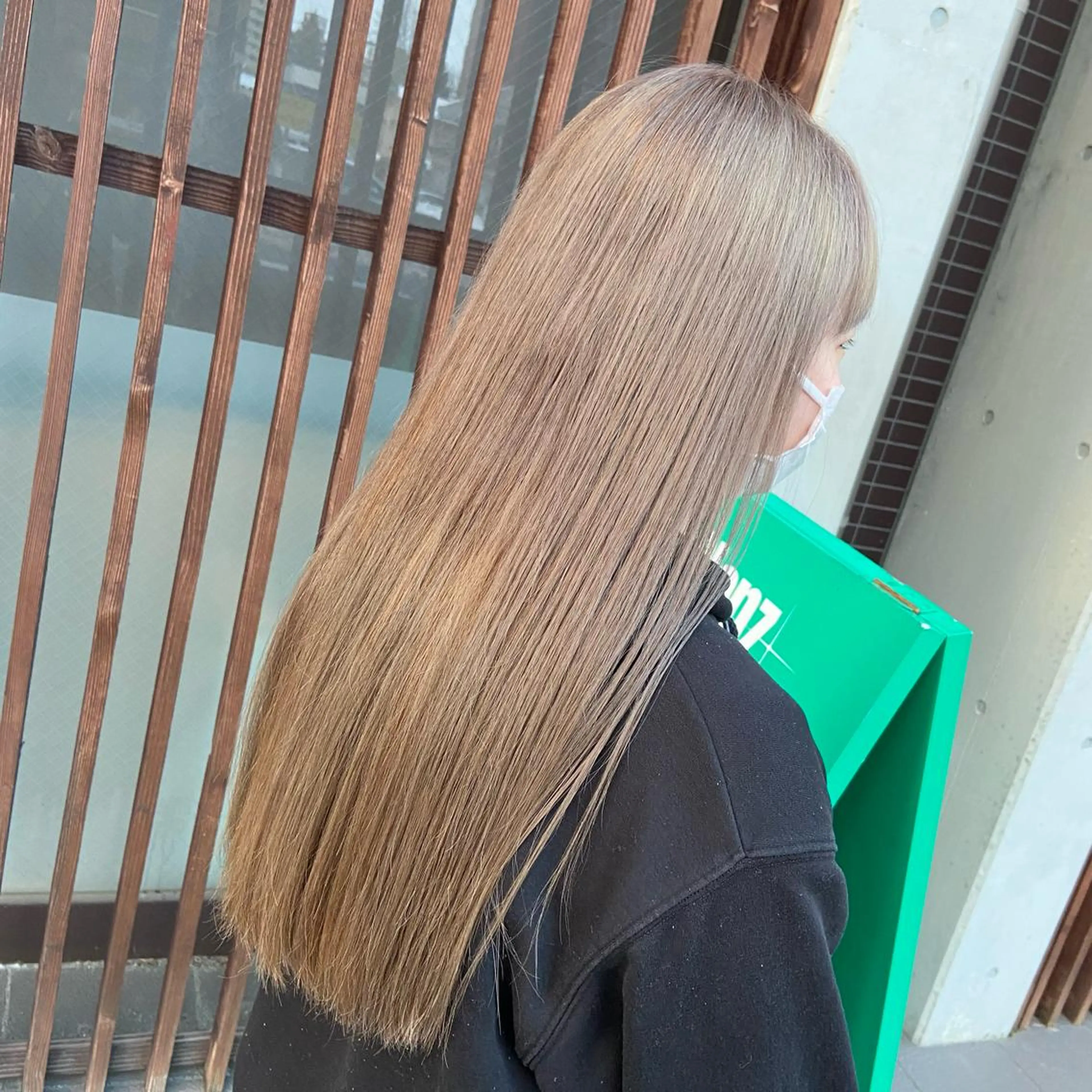 ロング カラー 透明感カラー グレージュ インナーカラー指名 No.1菊池柊真のヘアスタイル