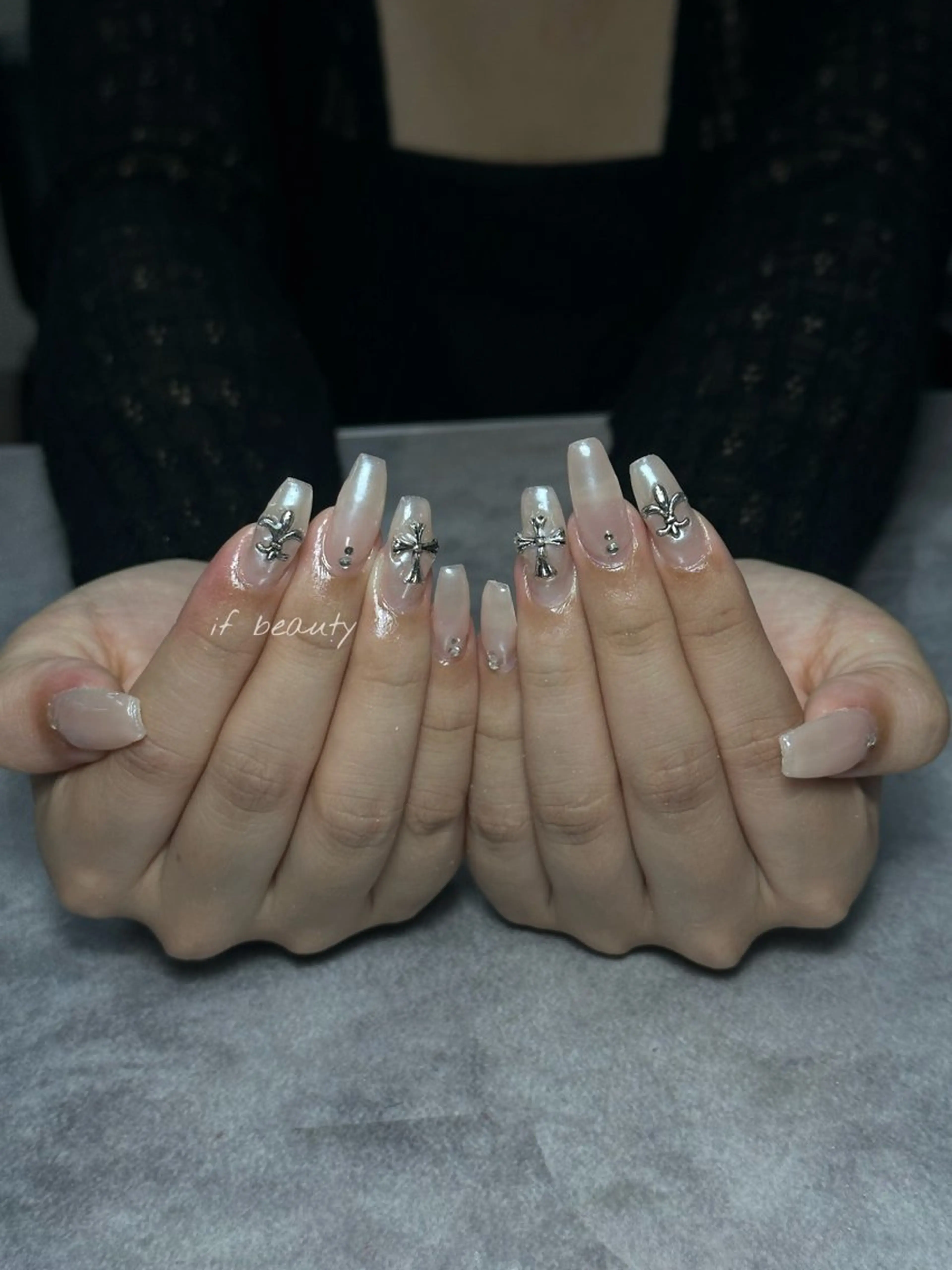 ネイル アートネイル ジェルネイル グラデーション パラジェル ワンホンネイル ハンドネイル if Hair＆Nail Salon所属・IKA /海外ネイル /個性派/ワンホンのネイルデザイン