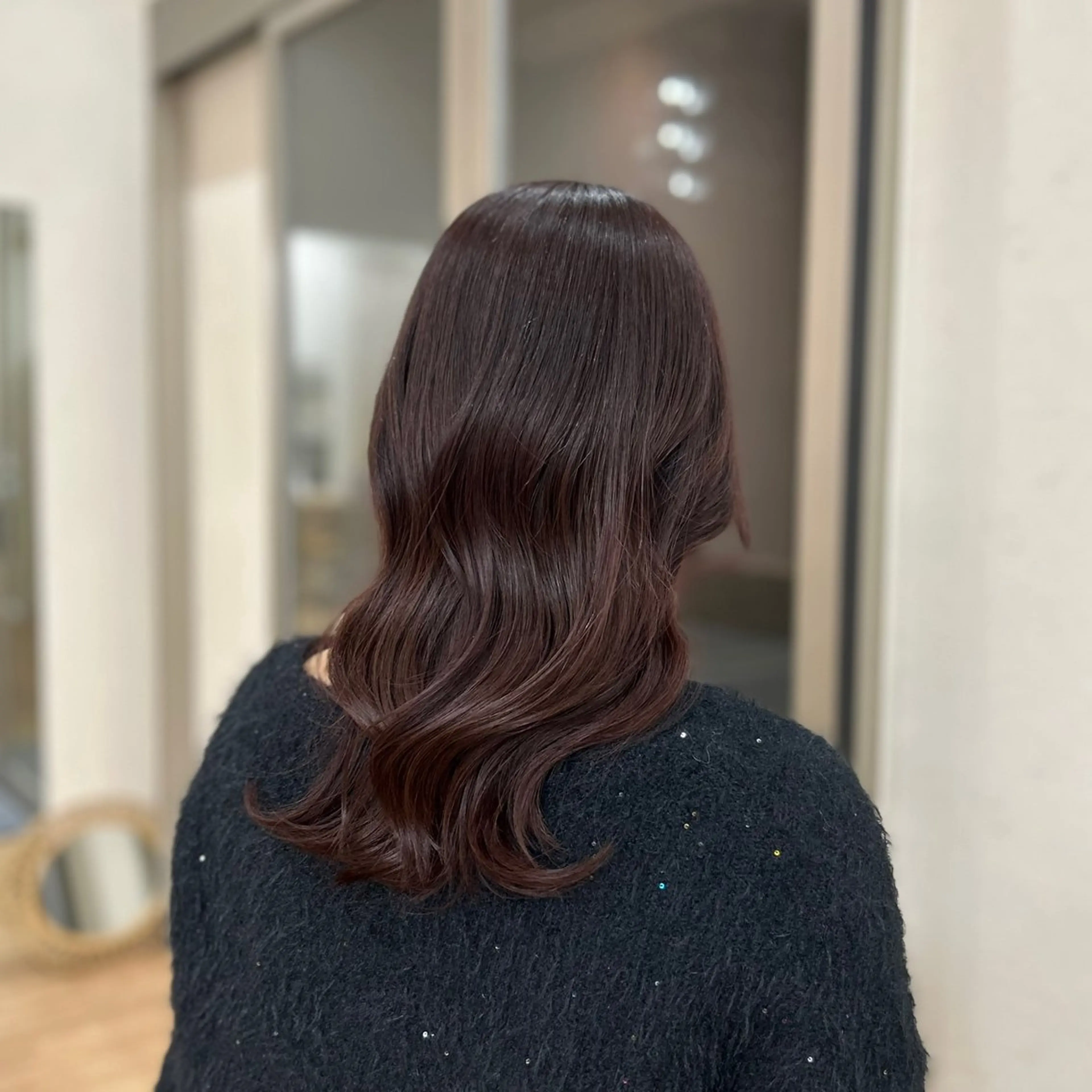 ミディアム ピンクブラウン REVE所属・小林 円香のヘアスタイル