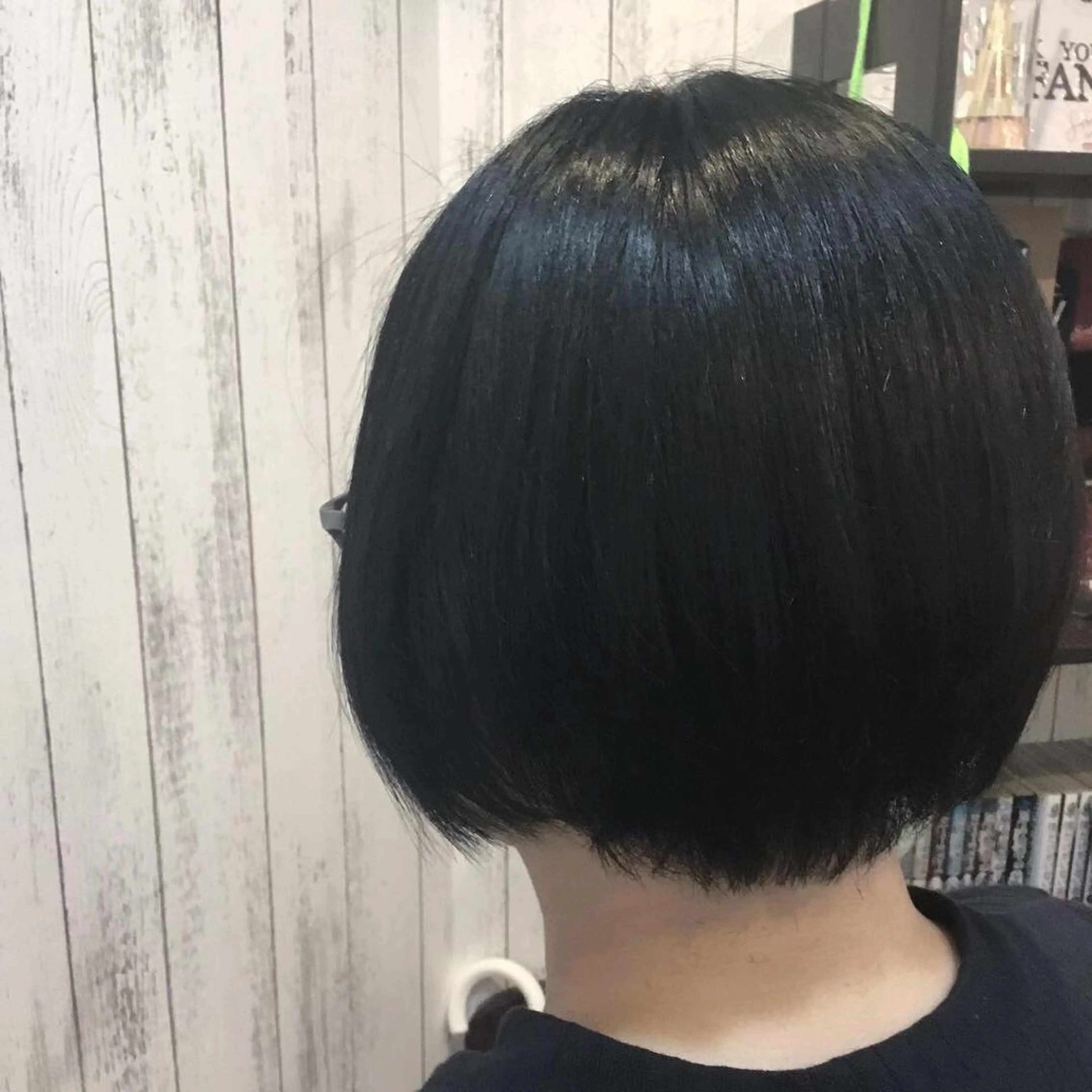 ショート カラー パーマ embrace エンブレイスのヘアスタイル