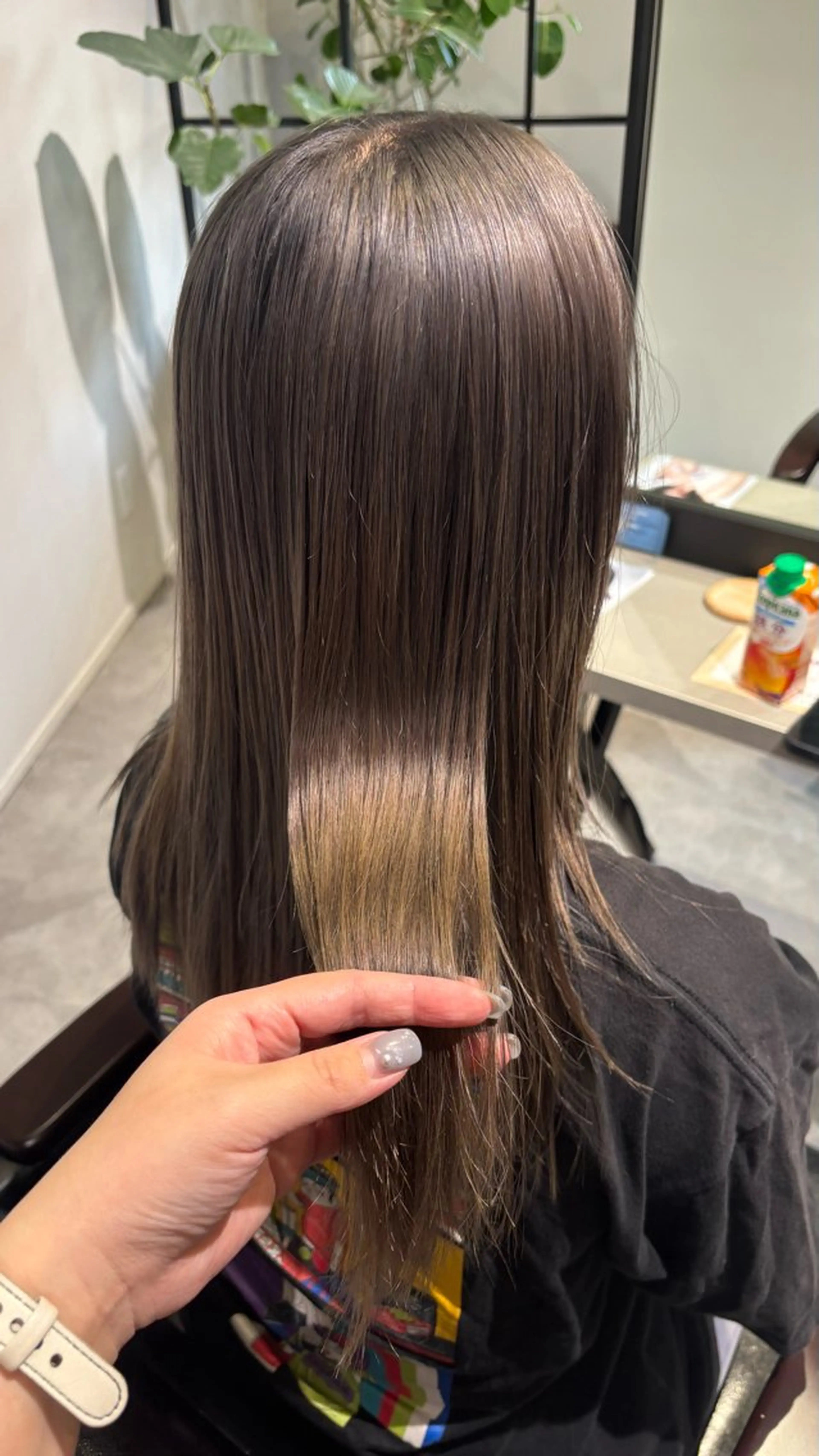 ロング ヘアカラー トリートメント 長尾ゆりの/ボブ/ ベージュ/ハイトーンのヘアスタイル