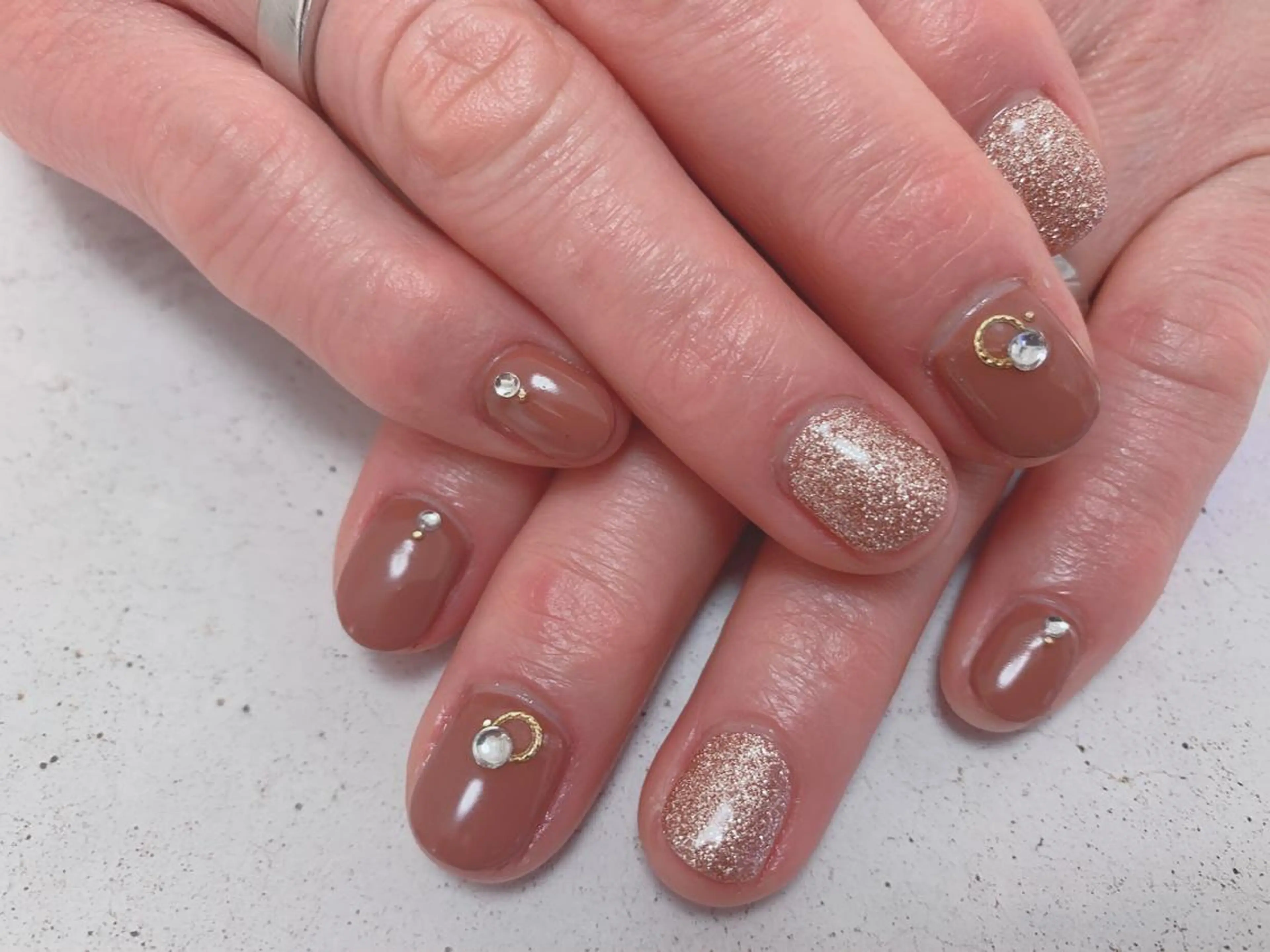 ネイル ストーンネイル nico.nico.mark NAIL所属・小林 梓のエステ・リラクイメージ