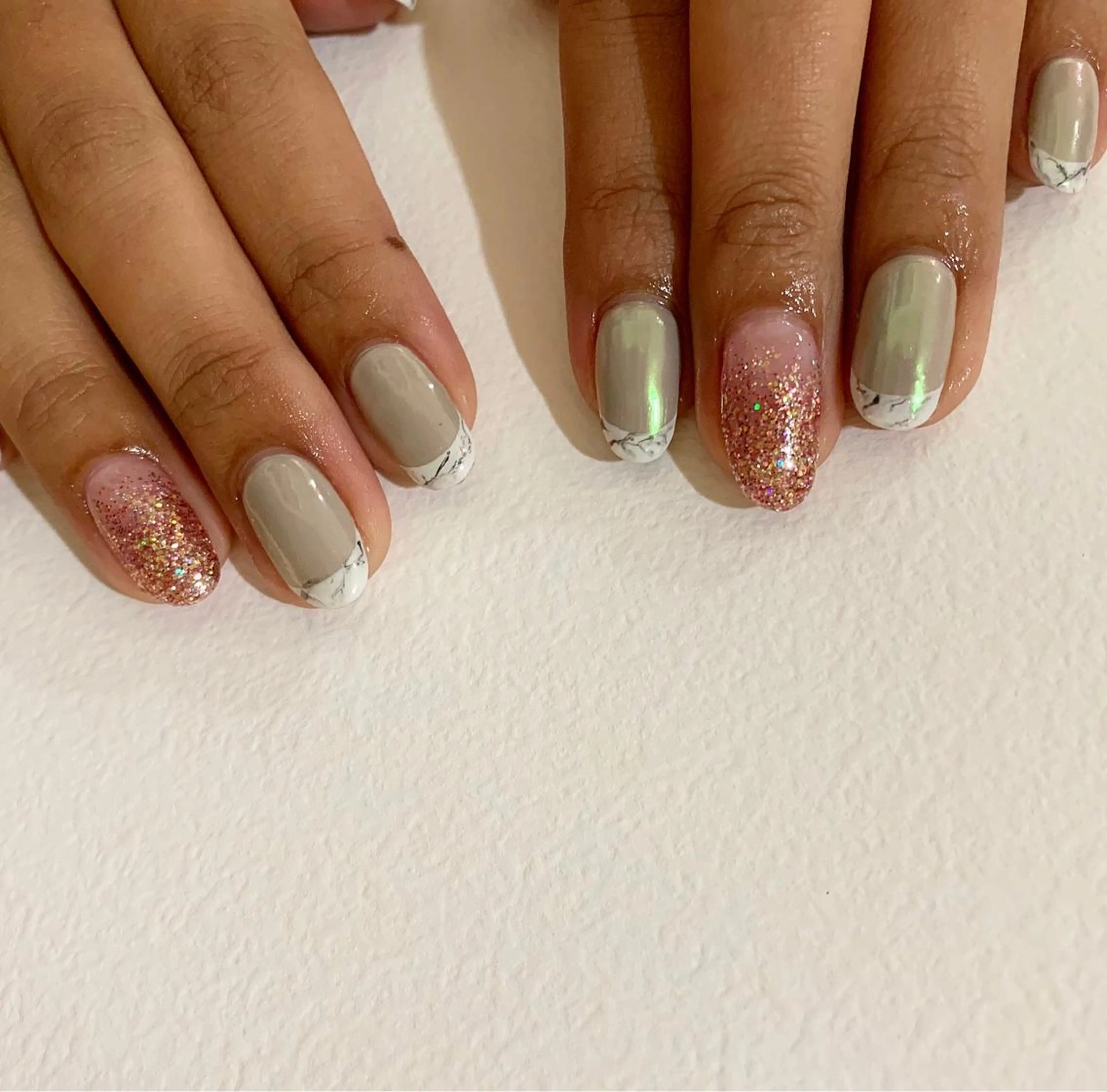 ネイル フレンチネイル 大理石ネイル(マーブル) ハンドネイル 佐藤 穂乃香のネイルデザイン