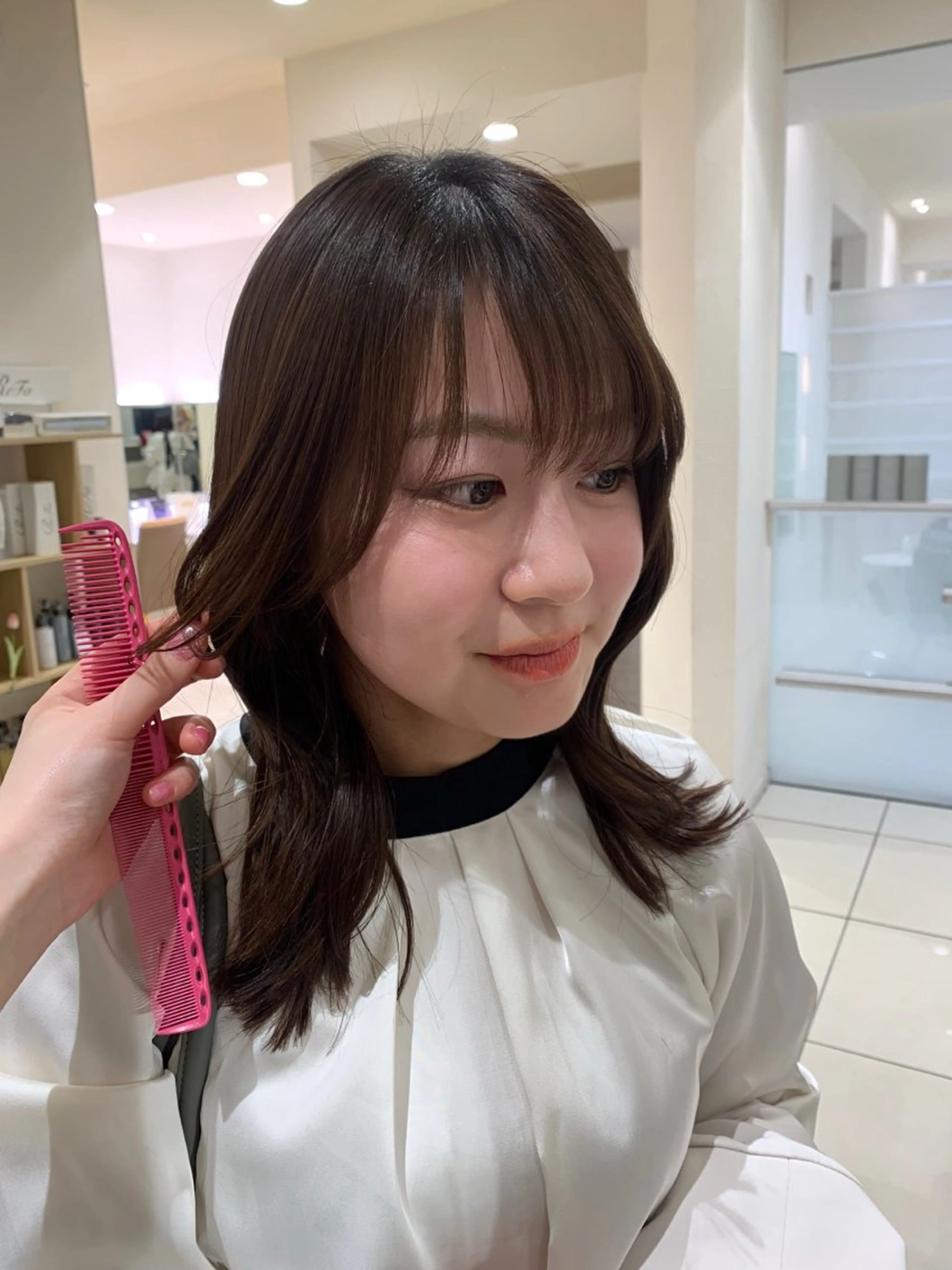 セミロング 韓国レイヤー🪽 耳ツボジュエリーのヘアスタイル