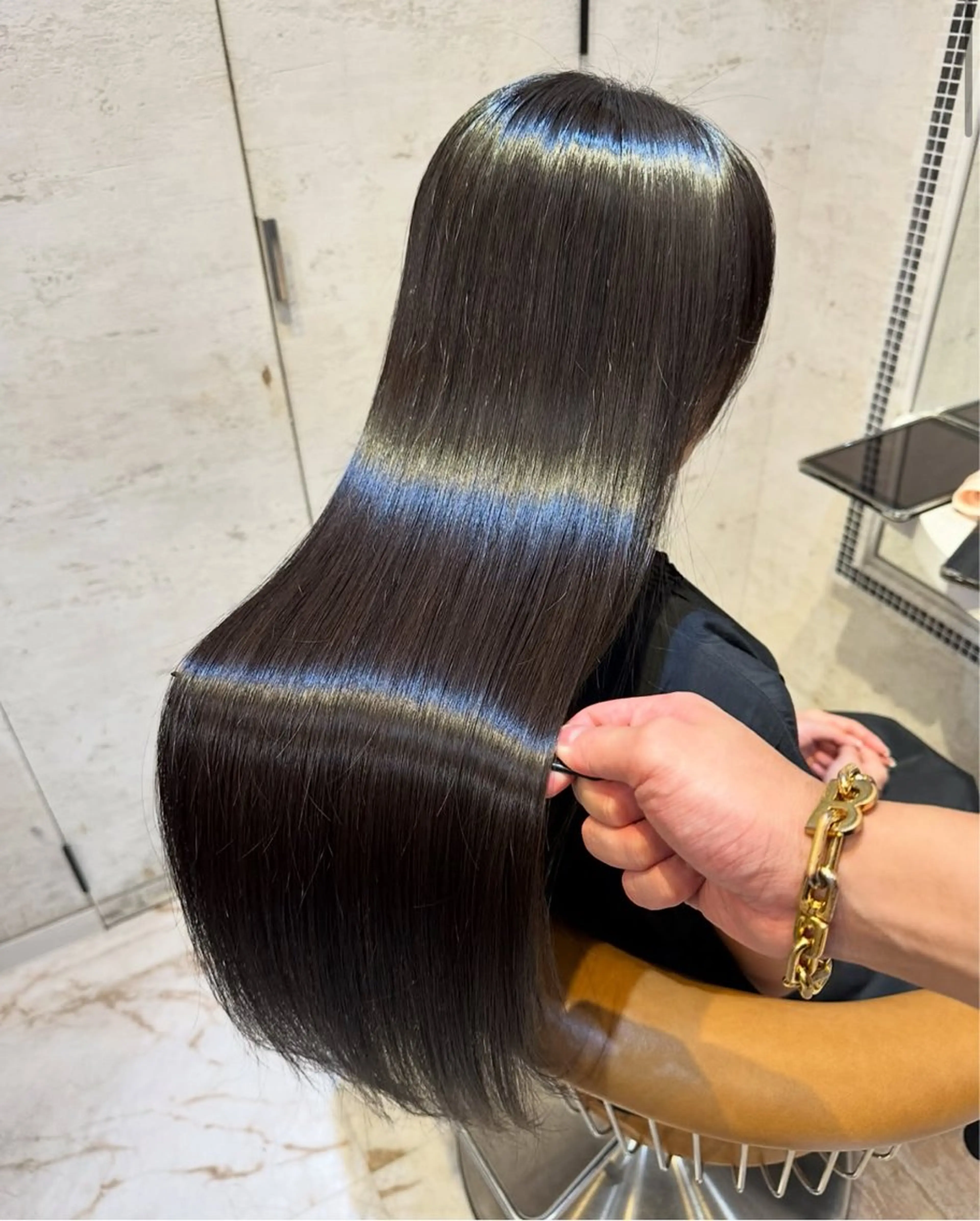 🌟朝を快適に🌟艶髪縮毛矯正+トリートメント+Refaファインバブル🚿の写真