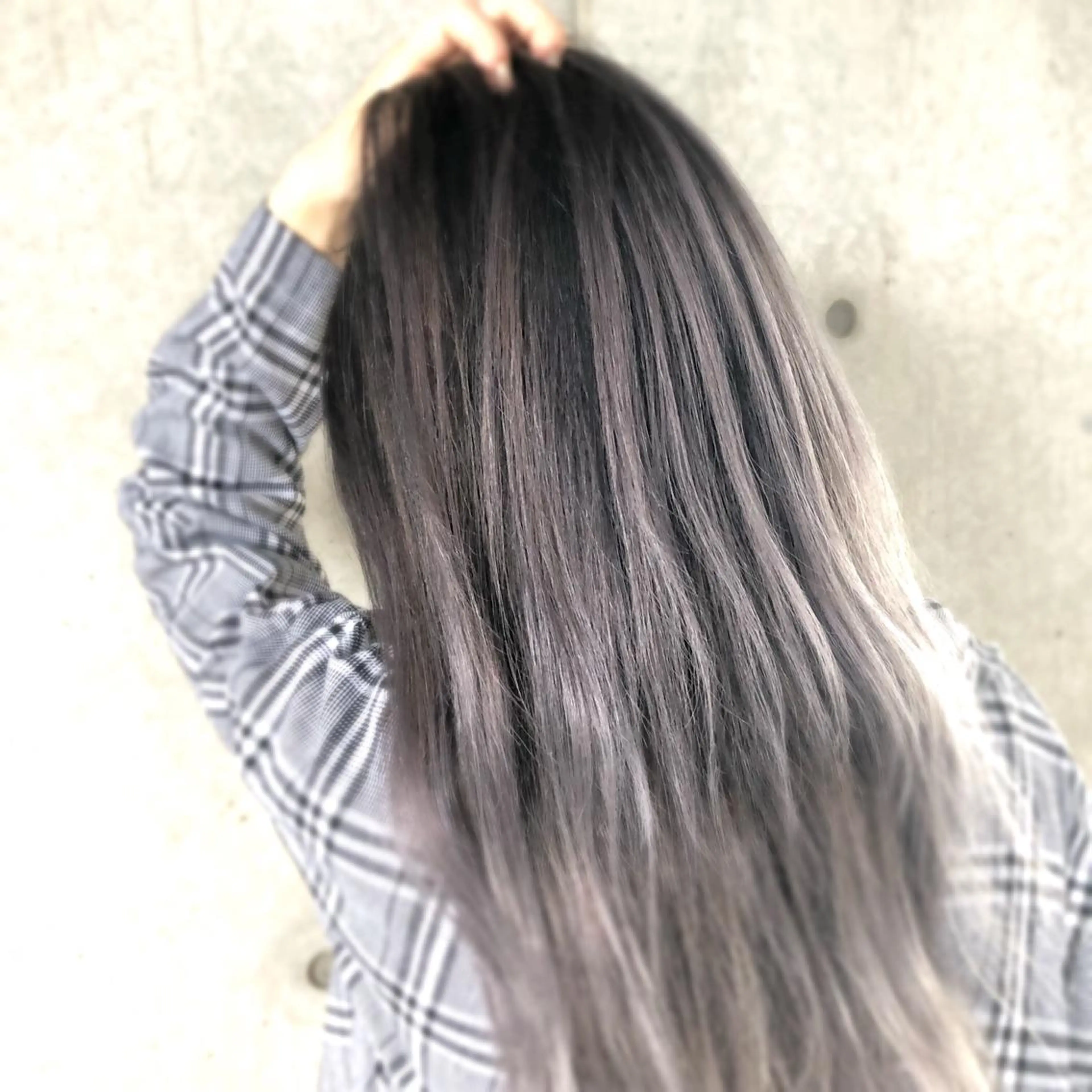 セミロング カラー ヘアアレンジ バレイヤージュ デザインカラー ハイライトカラー ハイライト レイヤーカット アンドウ ユウ/ レイヤーカット/韓国のヘアスタイル