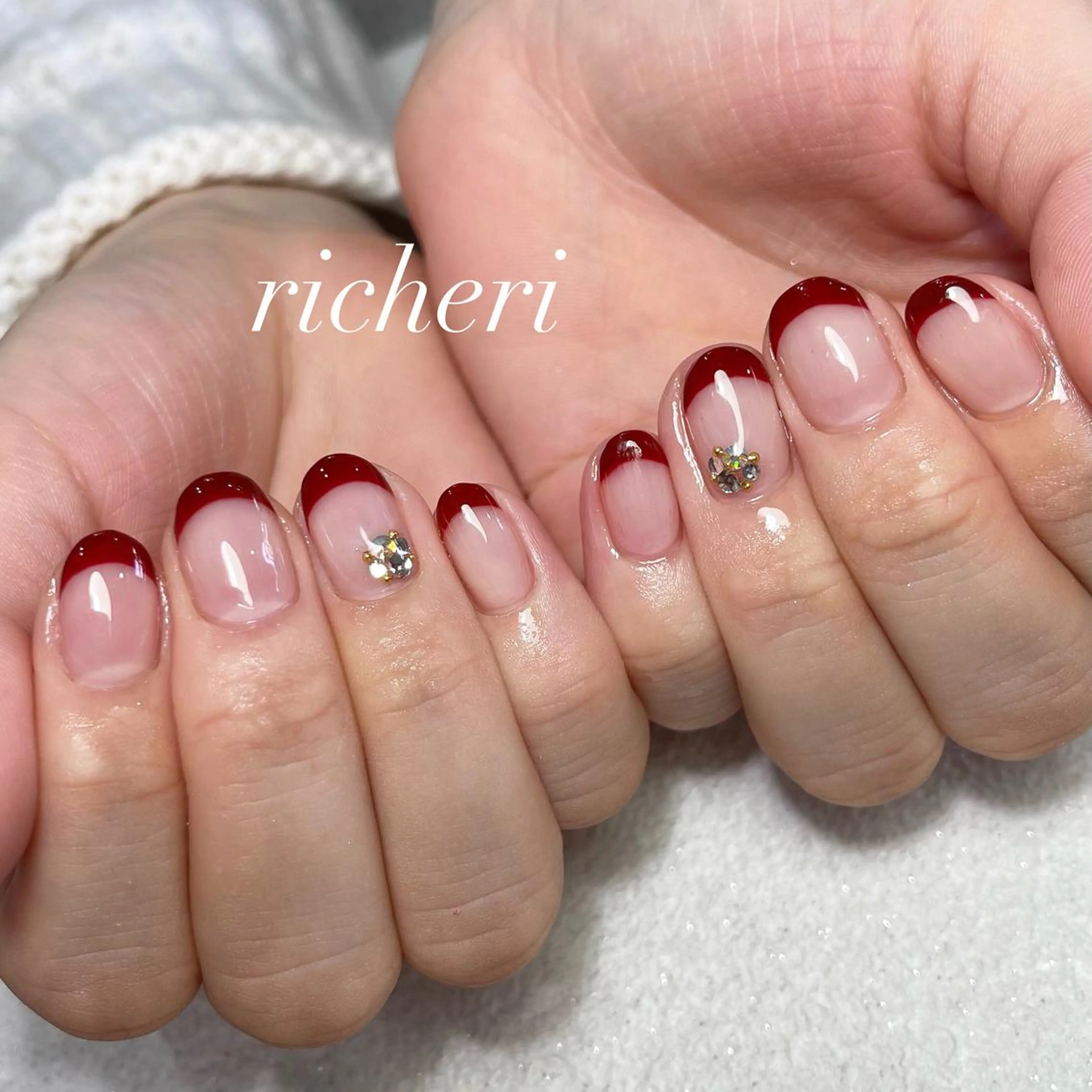 ミディアム ネイル 韓国風ヘア アートネイル ボルドー フレンチネイル ジェルネイル richeri beautyのエステ・リラクイメージ