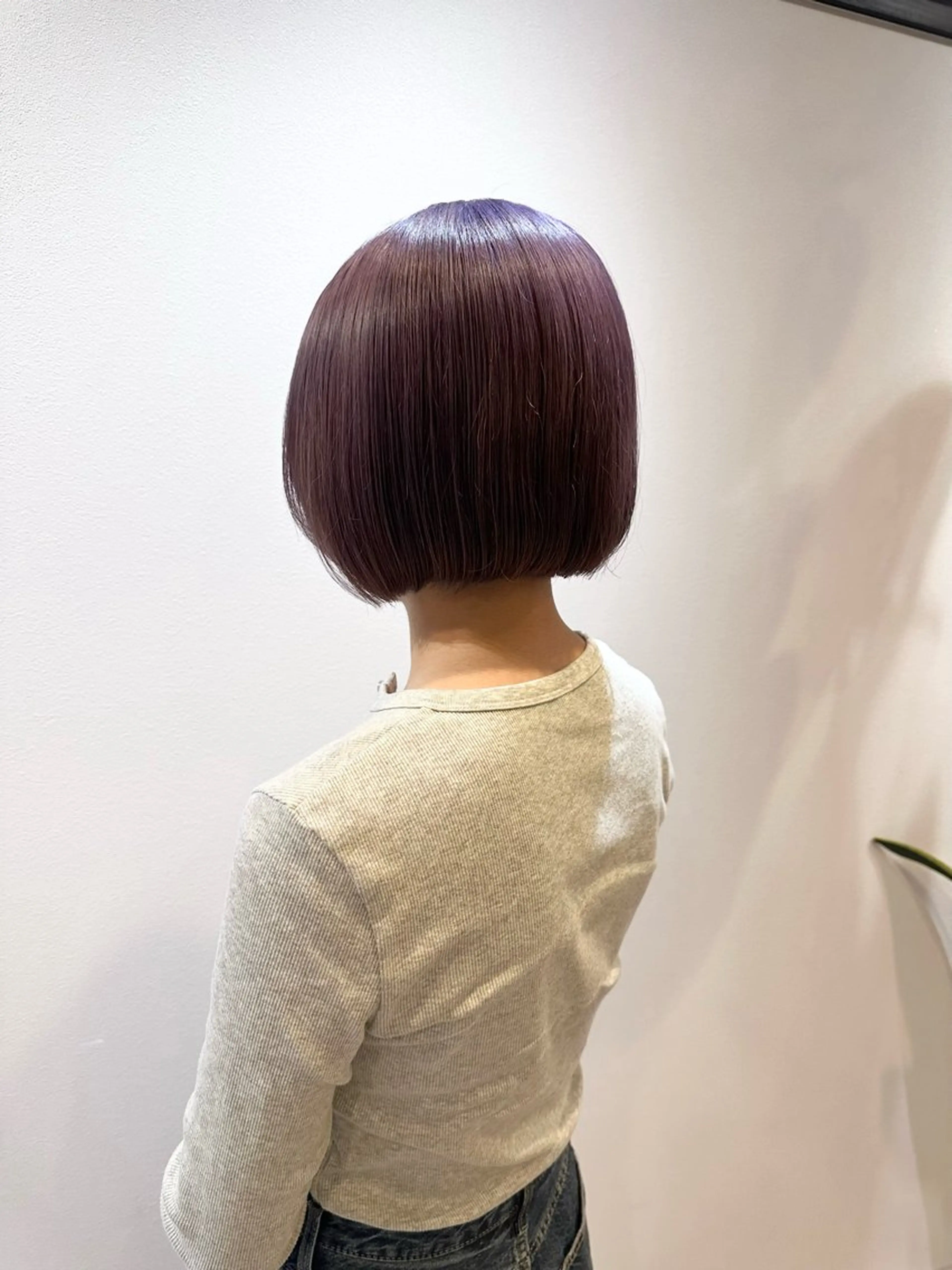 ショート カラー ボブレイヤー ブリーチ ケアブリーチ ラベンダーカラー ボブ カット ヘアカラー トリートメント 山下恋佳/矢場町/ ブリーチ/ショートのヘアスタイル