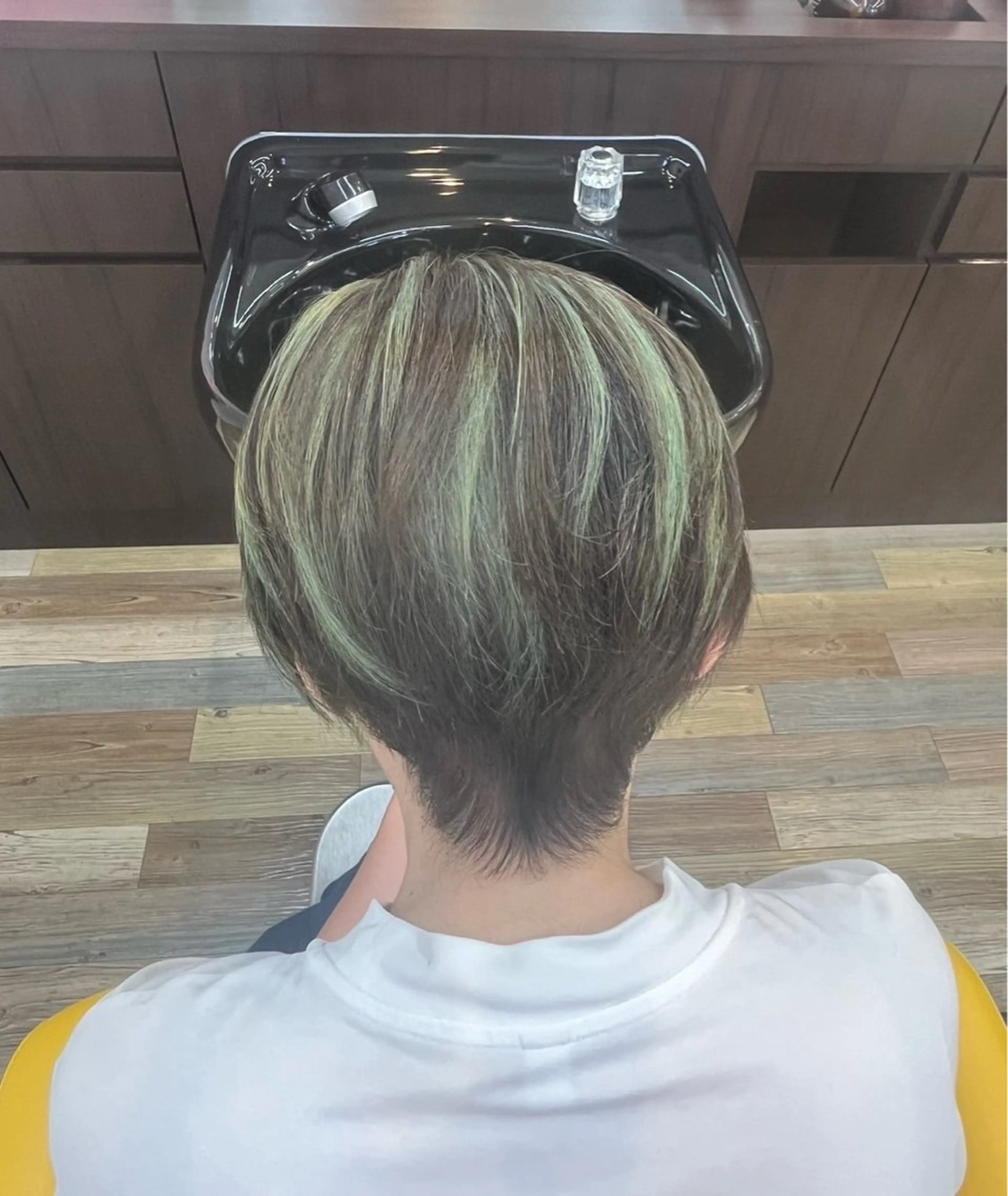 ショート カラー メッシュ 似合わせカット MOJYA所属・平野区カット募集中 北羅　千笑実🫧🌿のヘアスタイル