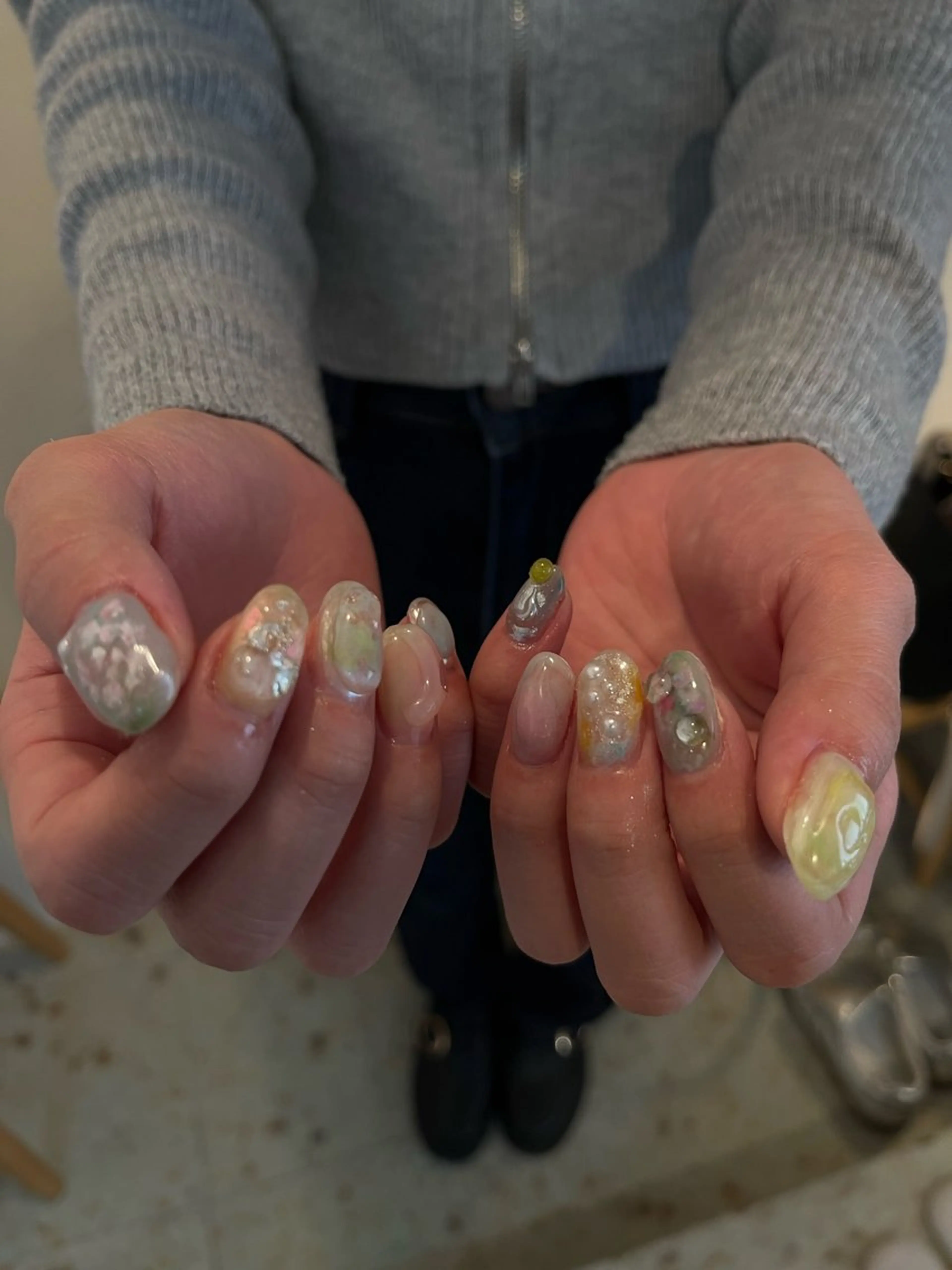 ネイル ハンドネイル フットネイル 小川 柚香のネイルデザイン