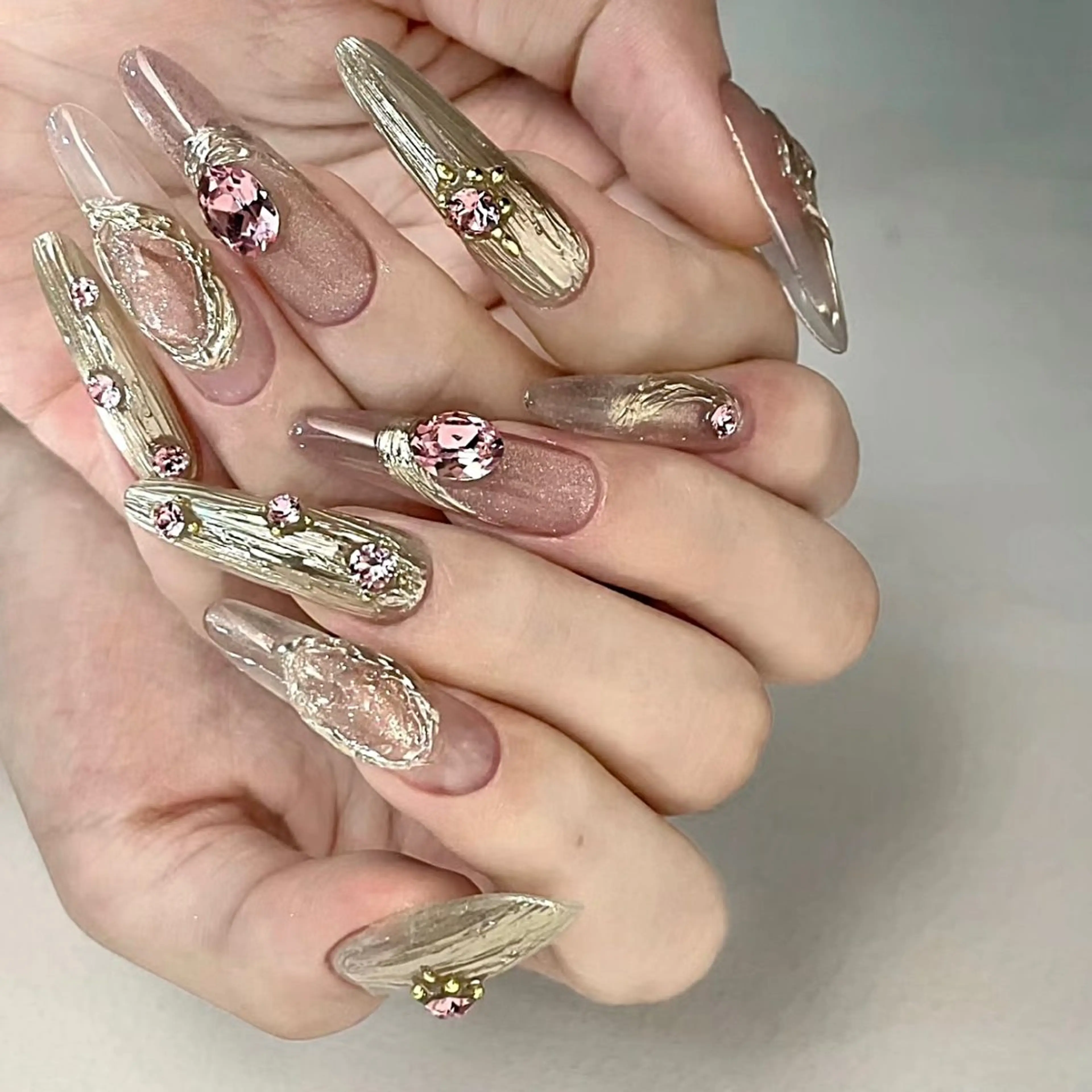 ネイル キラキラネイル マグネットネイル ミラーネイル Ugirl Nail Pinpin🤍のネイルデザイン