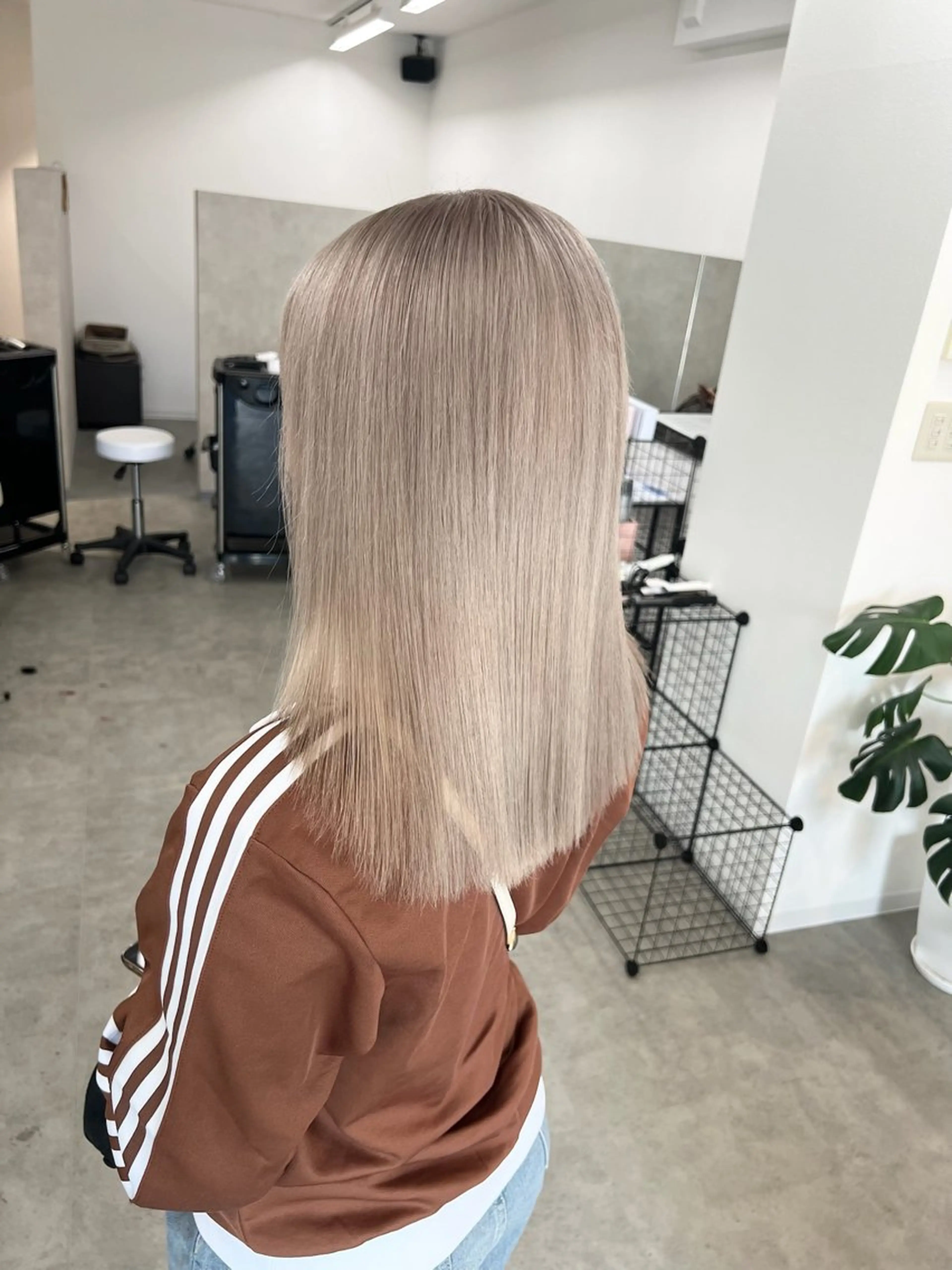 複雑履歴の方ペール系にしたい方🧚🏻2ブリーチ+ダメージレスカラー💎の写真