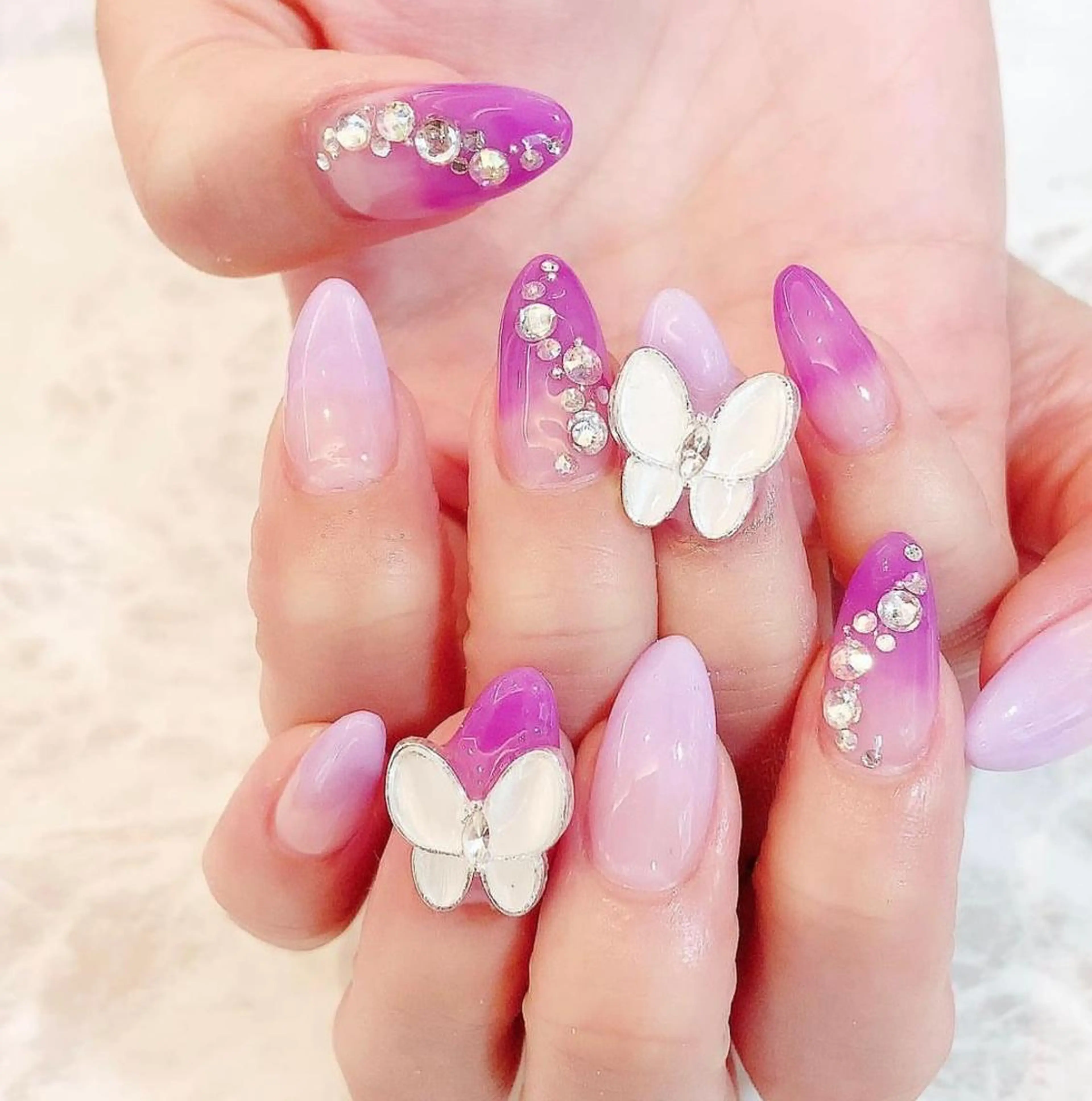 ネイル ハンドネイル リ サのネイルデザイン