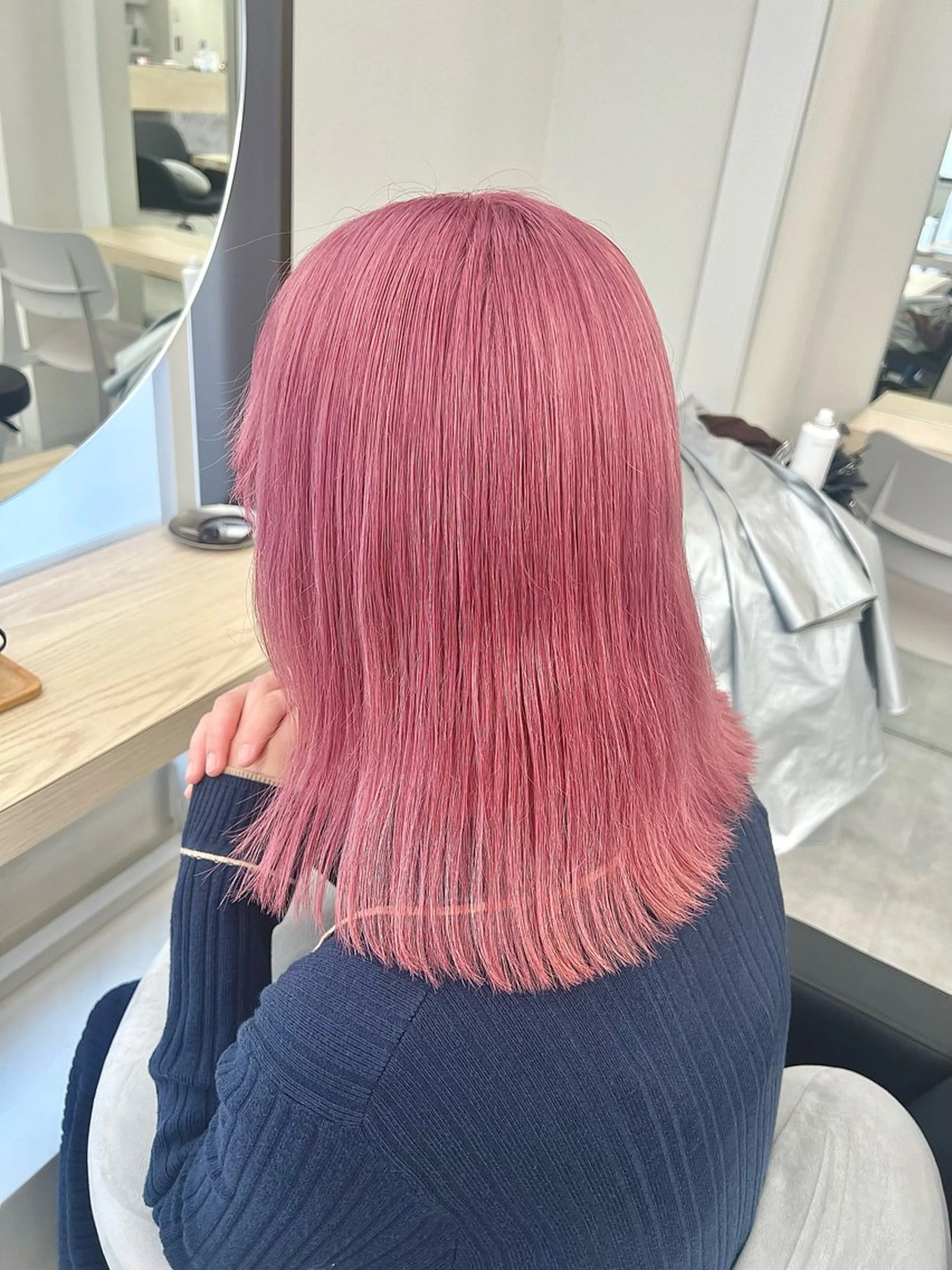 ミディアム MINA / 韓国 🇰🇷ハイトーンのヘアスタイル