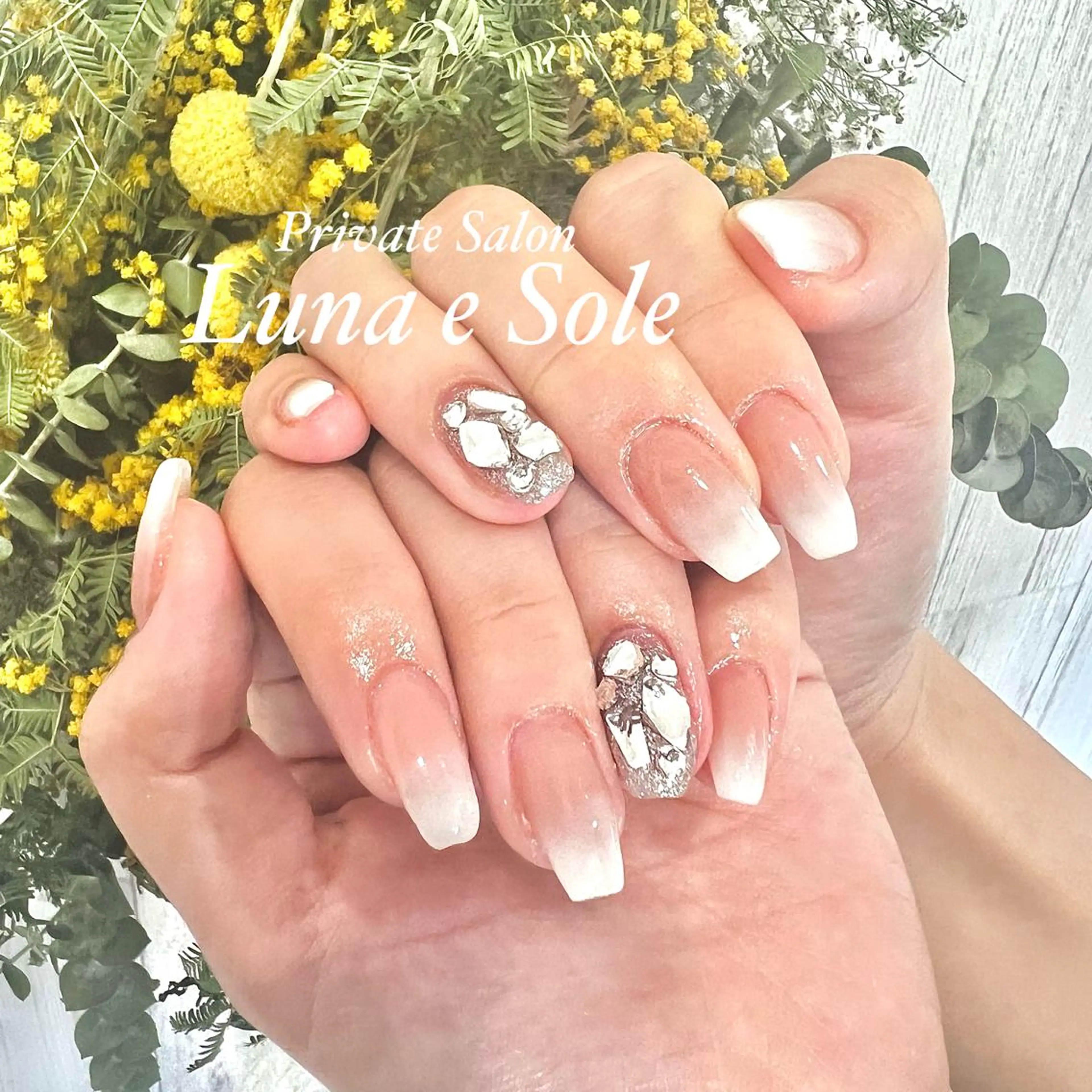 ロング ネイル 韓国風ヘア 韓国ネイル ワンホンネイル Luna e  Soleのネイルデザイン