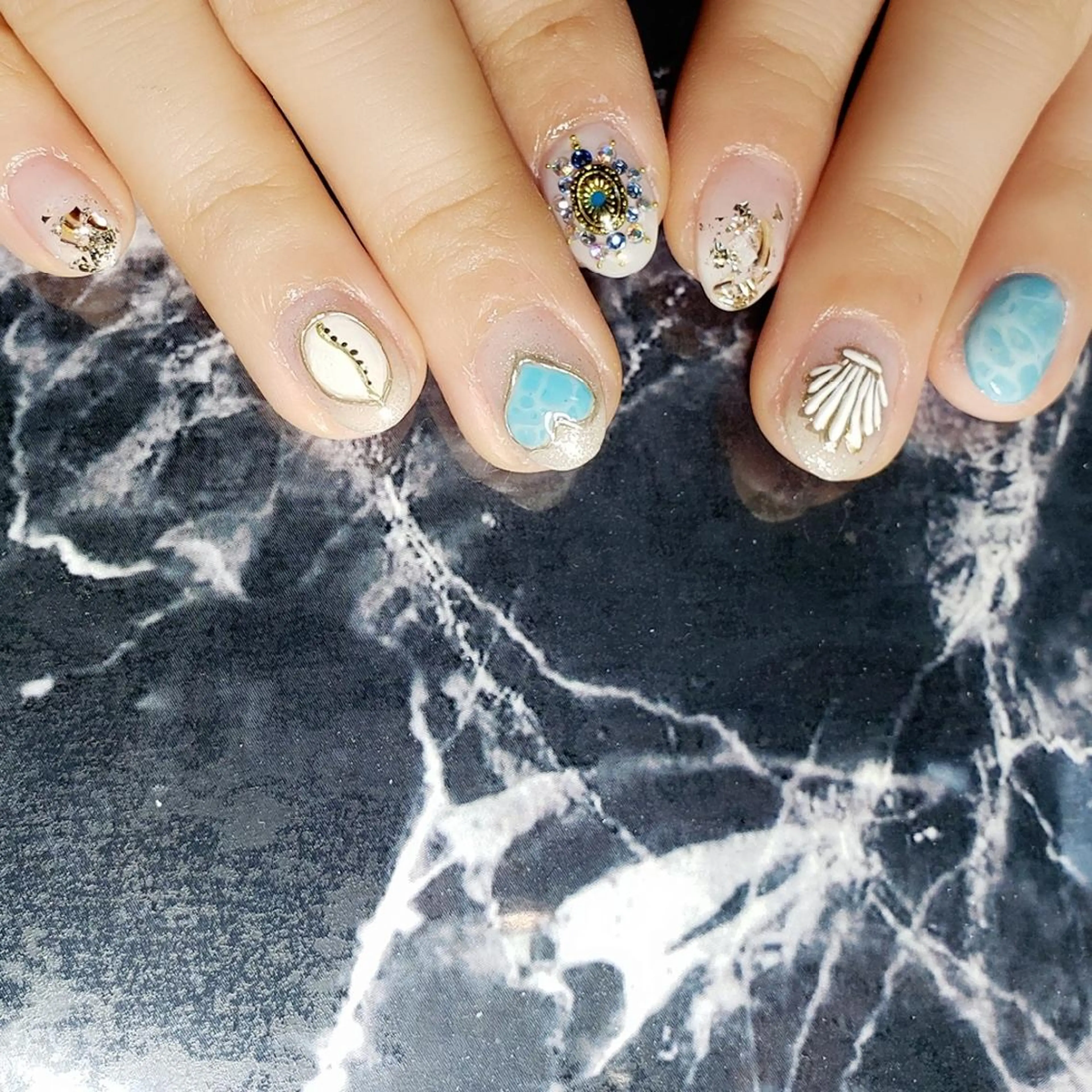 ショート ネイル クロキ 。のネイルデザイン