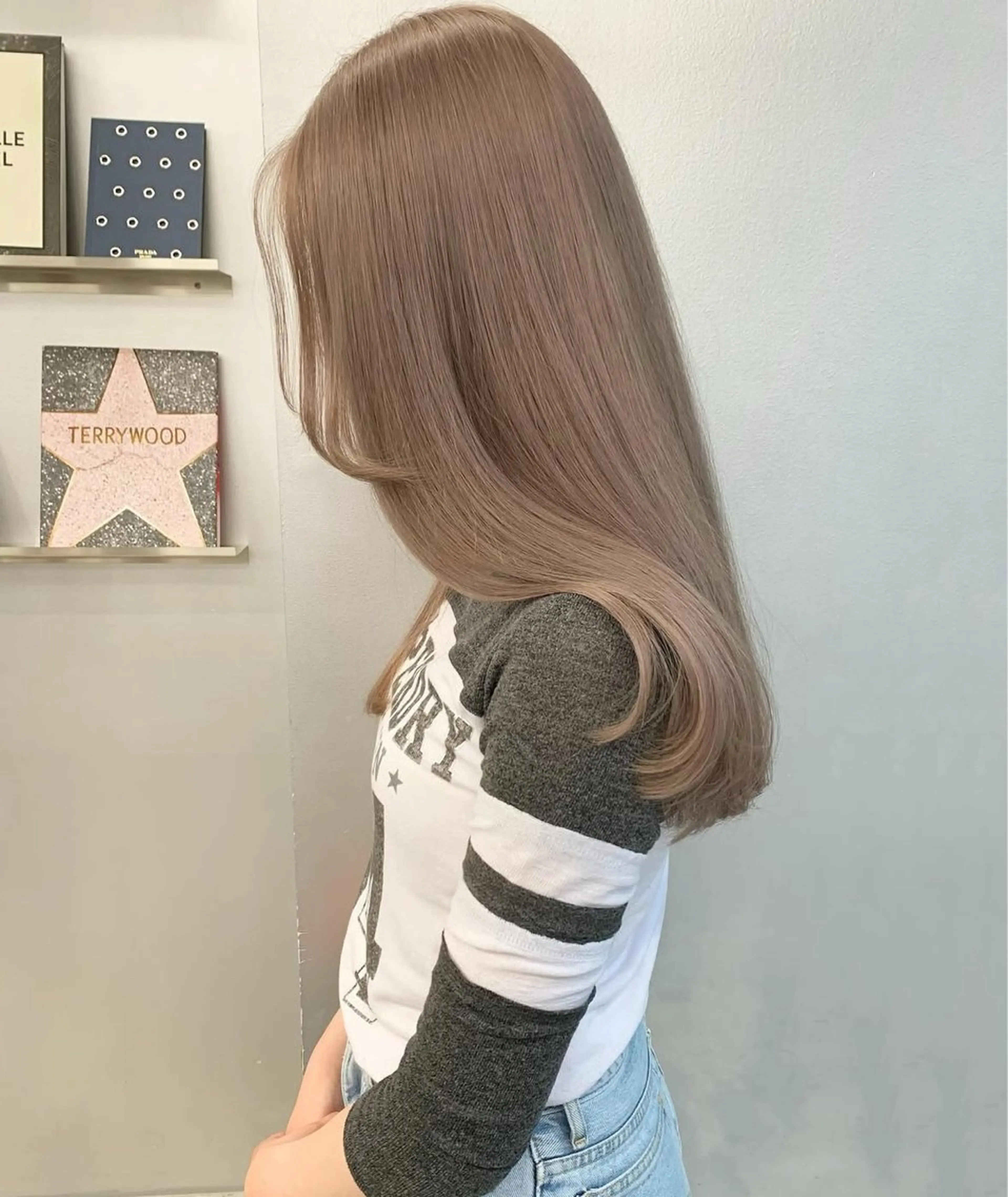 カラー PELE/ハイトーン /アズマタイチのヘアスタイル