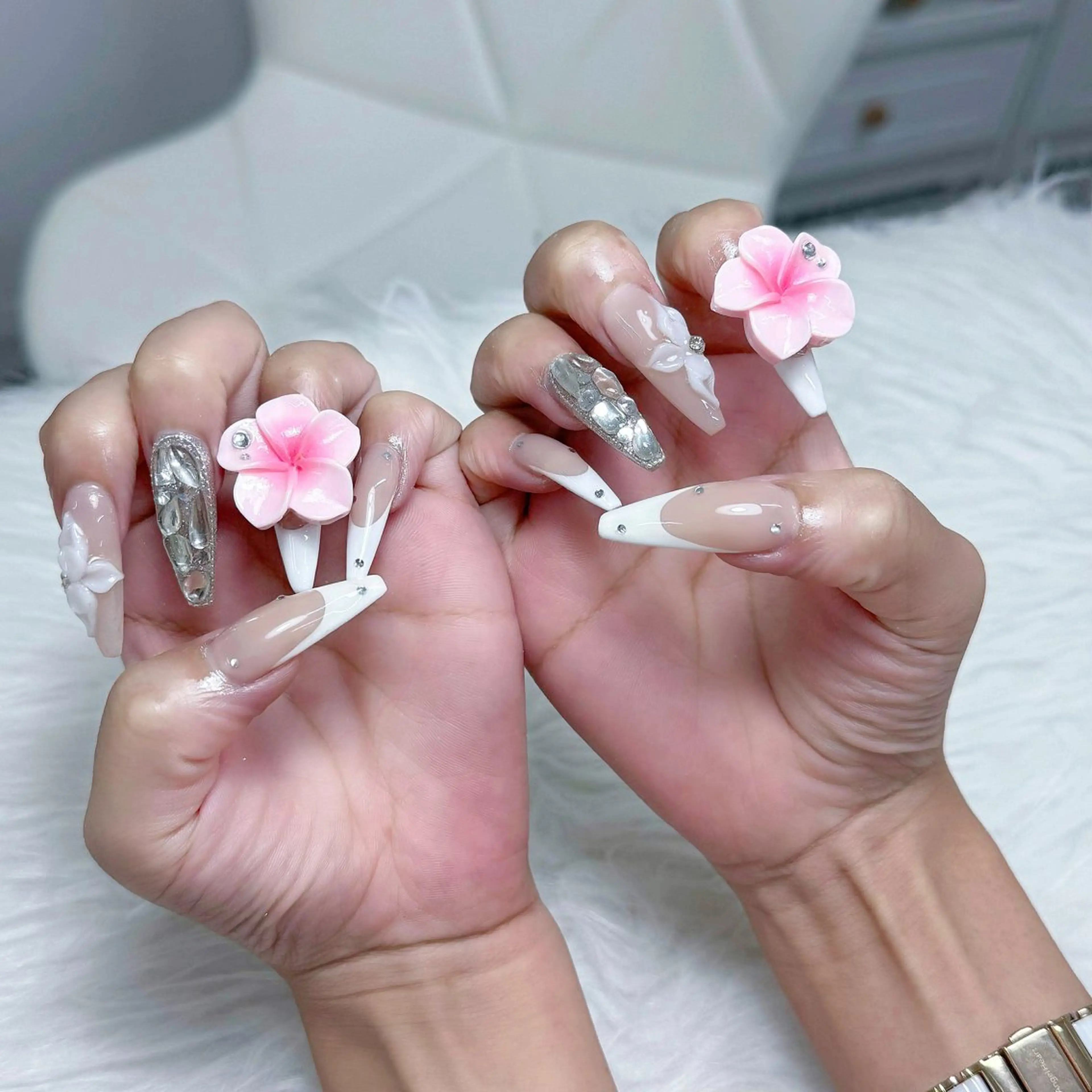 ネイル ハンドネイル ハンドケア Nova Nail Salonのネイルデザイン