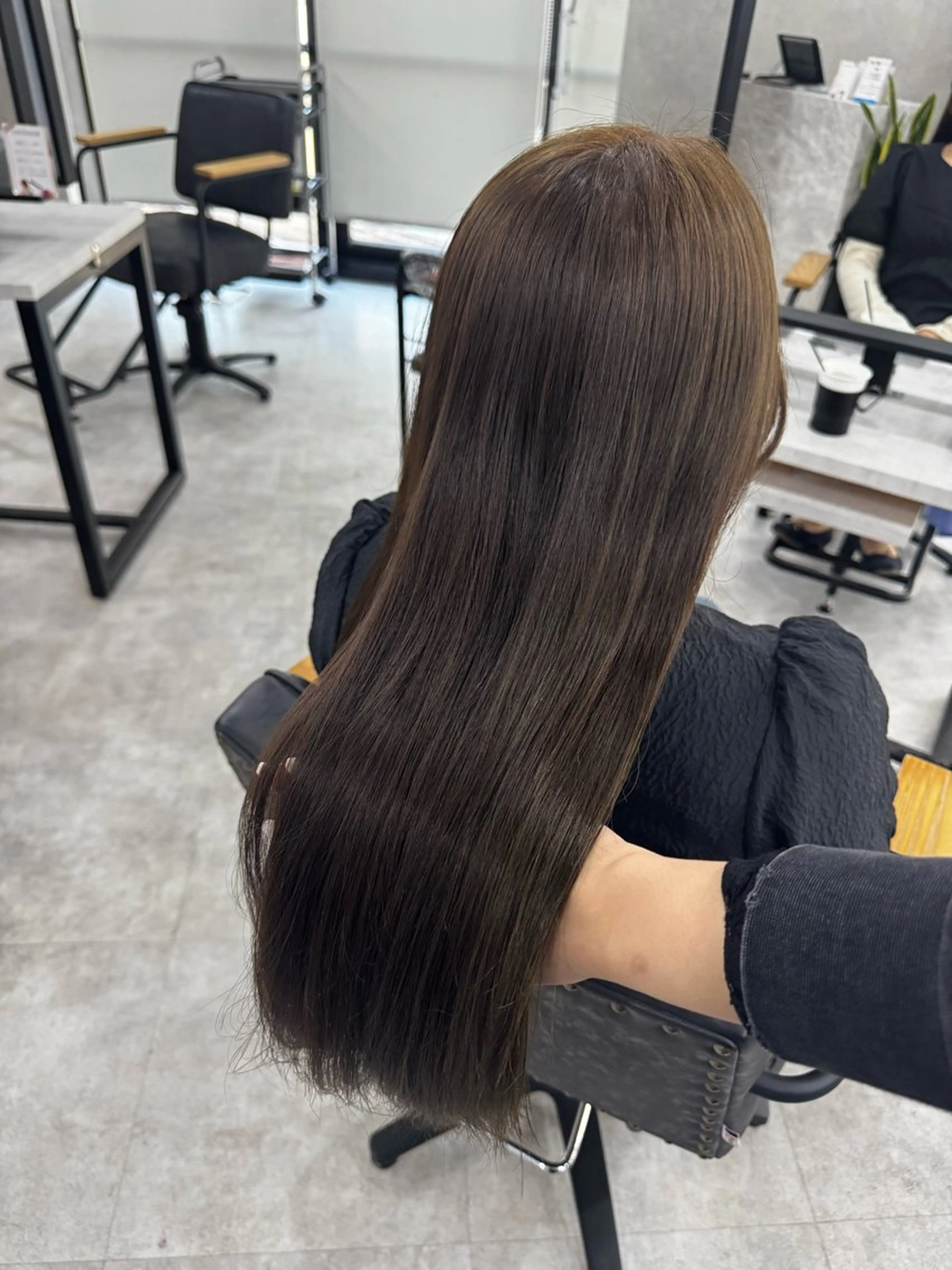 ロング カラー アッシュ アッシュブラウン ベージュカラー 黒髪 ブリーチ 赤み無し柔らかカラー 【梅田】madokaのヘアスタイル