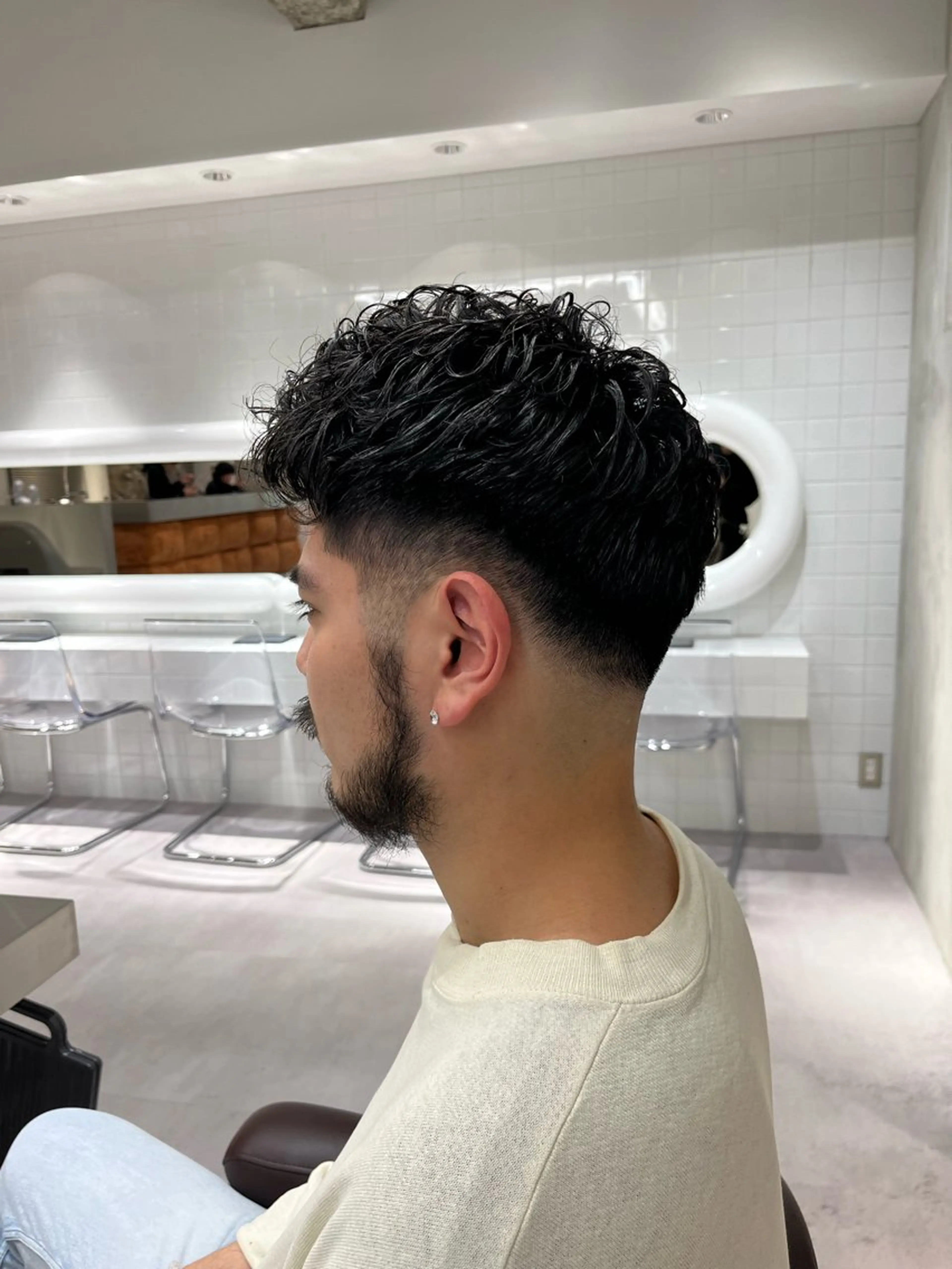 ショート soen所属・⚡メンズパーマフ ェードカットTomyのヘアスタイル