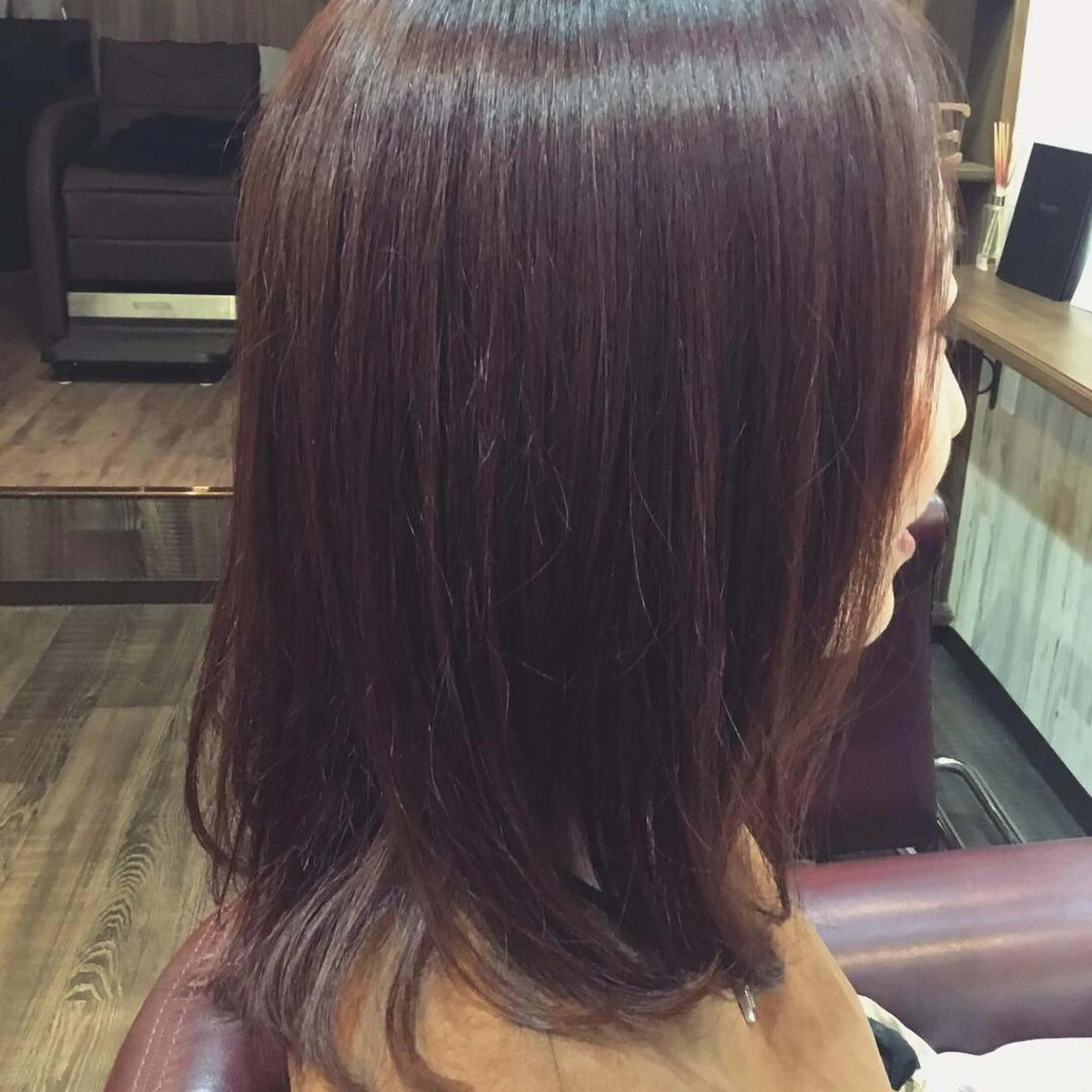 セミロング カラー embrace エンブレイスのヘアスタイル