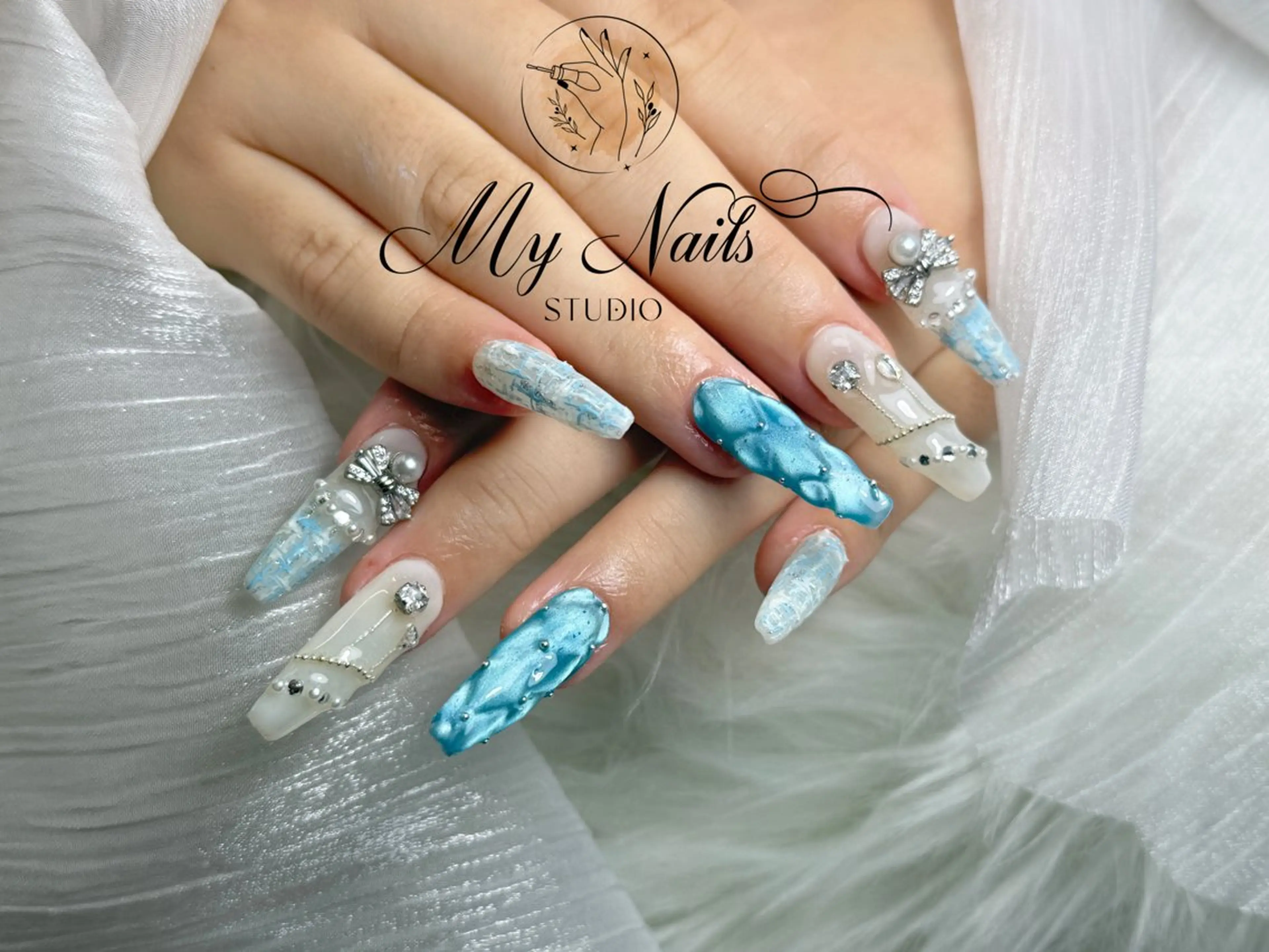 ネイル 長さ出し 水色 ネイルチップ ハンドネイル My Nail Salon所属・My Nail Salonのネイルデザイン