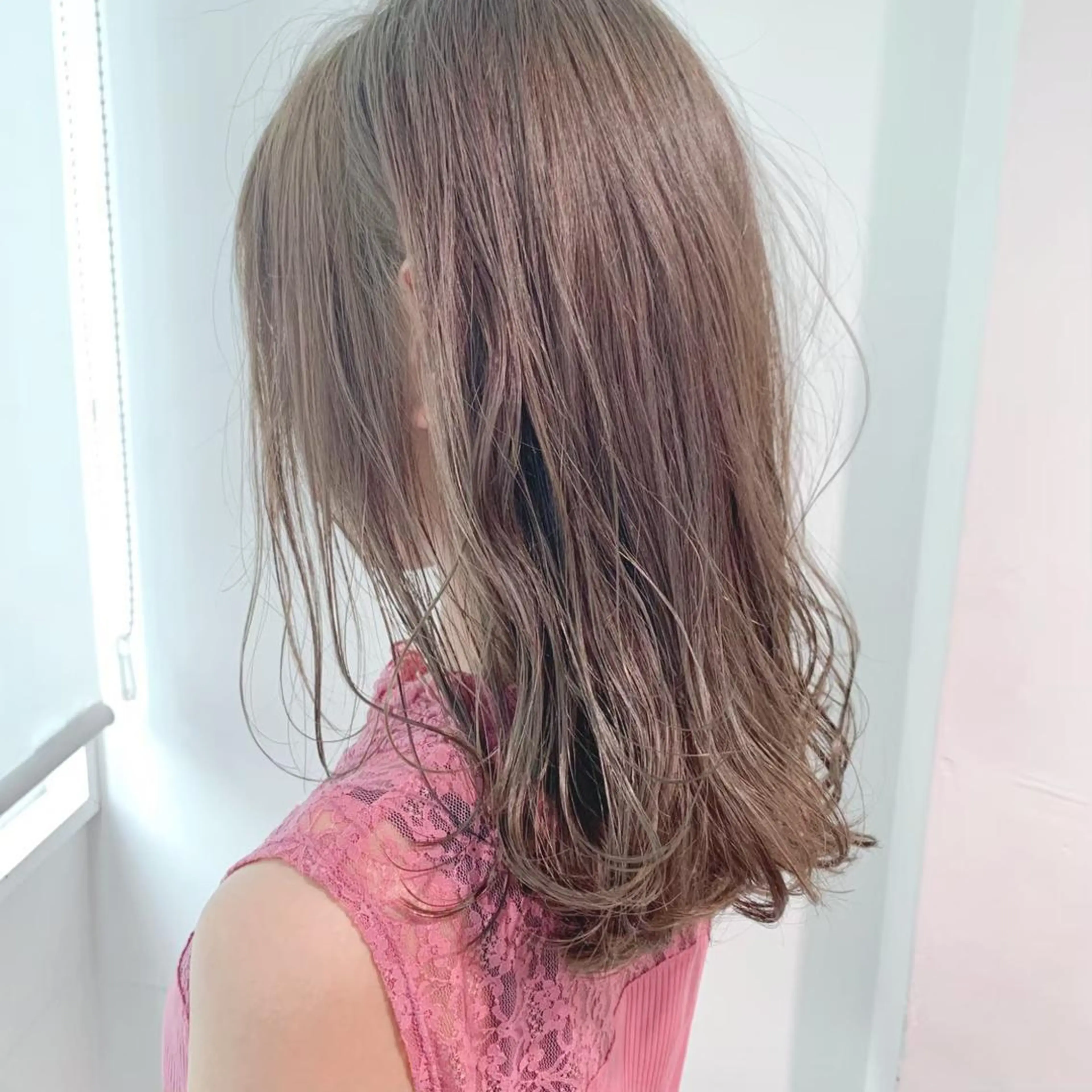 ミディアム 💛大人可愛い 🧡TAICHIROのヘアスタイル