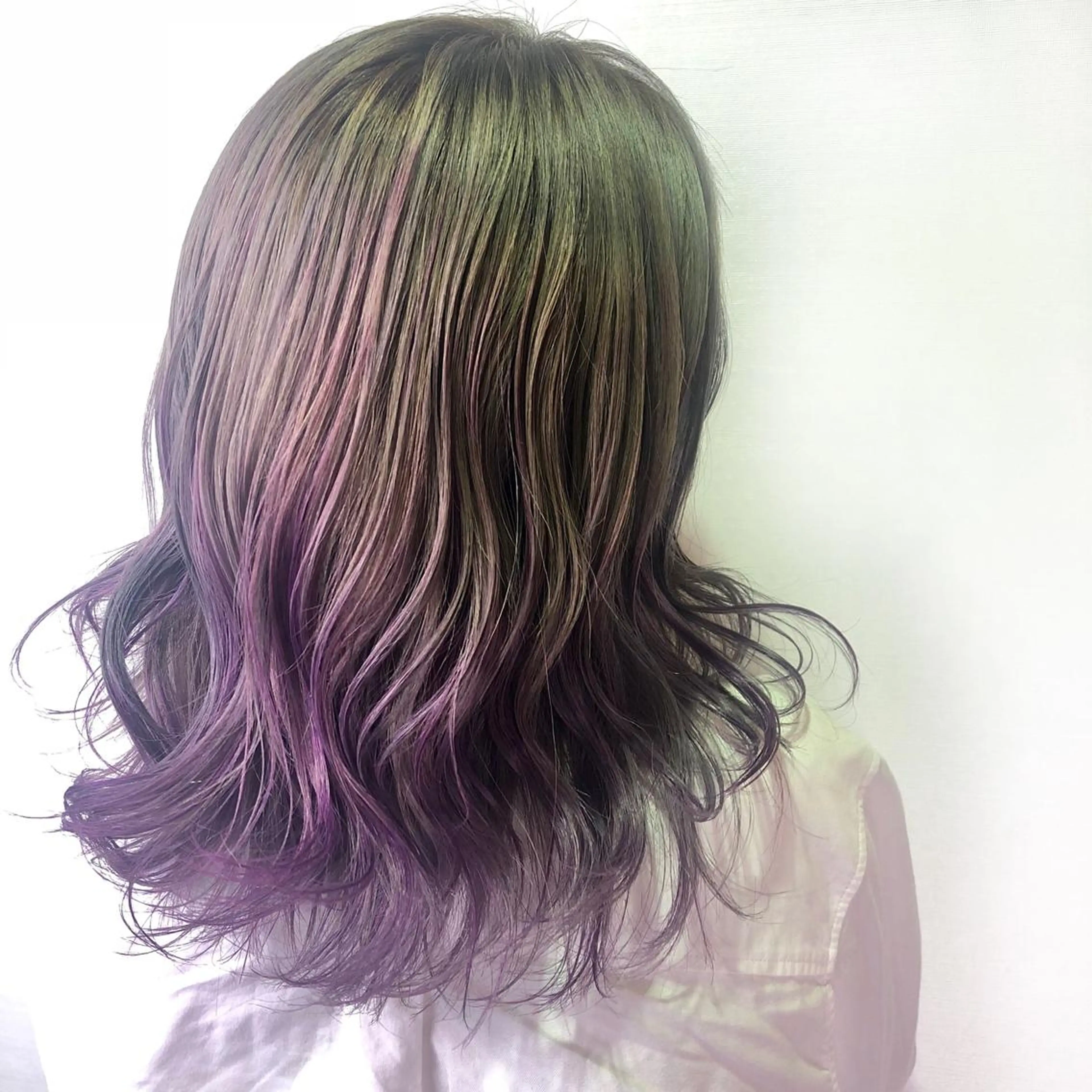 ミディアム カラー ベージュ/インナー カラー🤍Rieのヘアスタイル