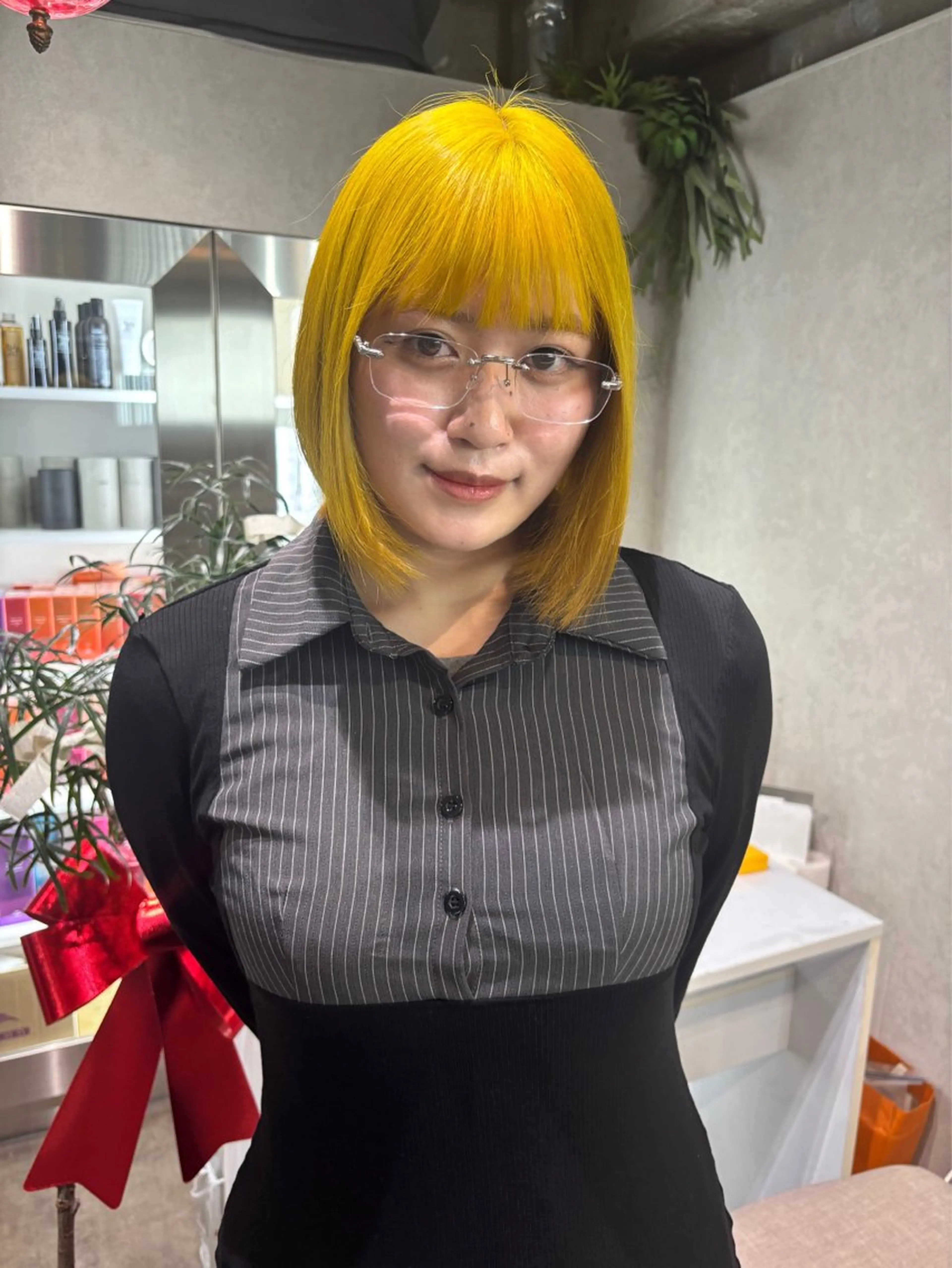 ロング カラー 切りっぱなしボブ ブリーチ ダブルカラー イヤリングカラー ハイライトカラー ヘアカラー iona/ハイトーン /ネイルのネイルデザイン