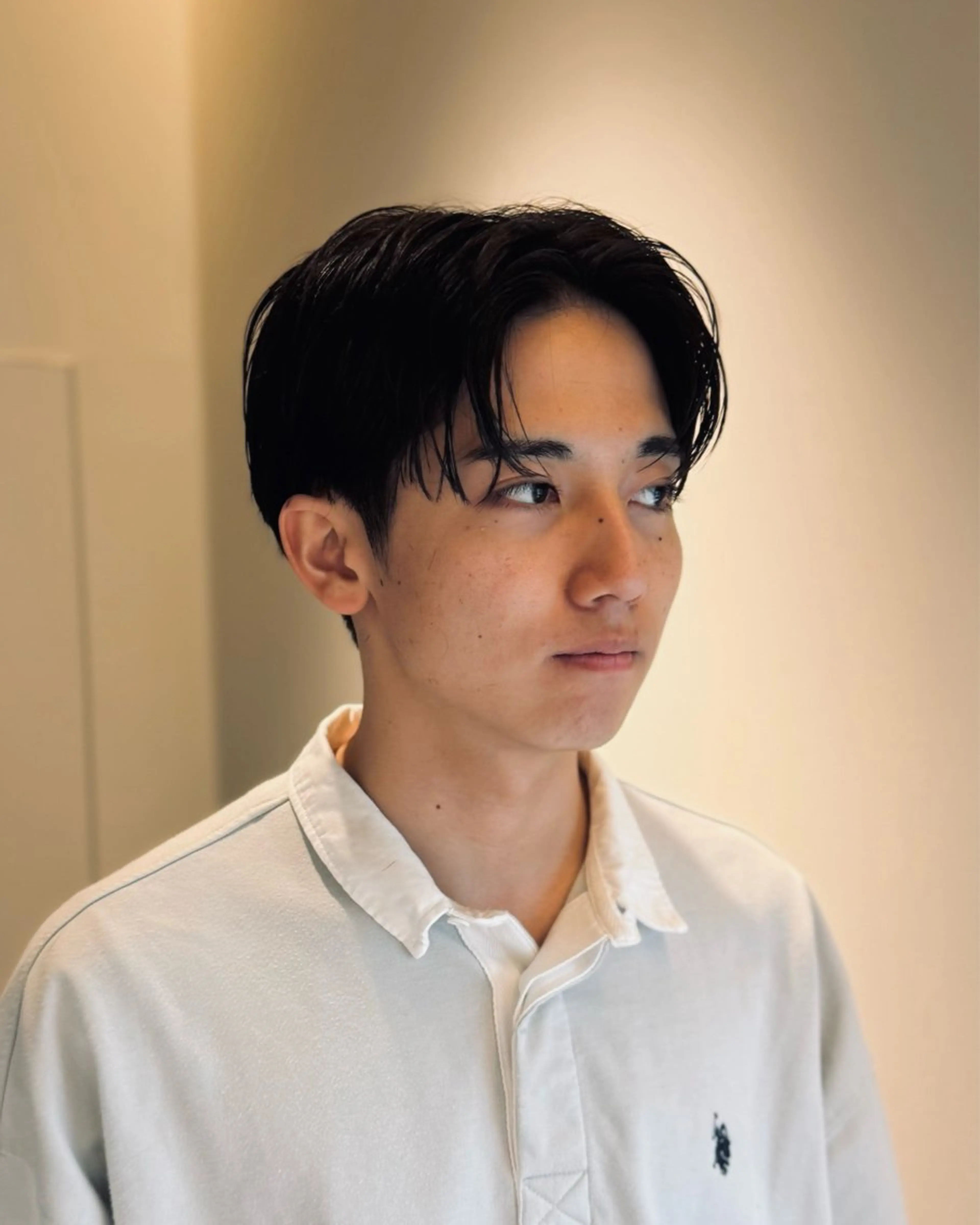 ショート パーマ メンズ センターパート メンズパーマ ニュアンスパーマ カット パーマ スパイキーショート 大人パーマ 丸山のヘアスタイル