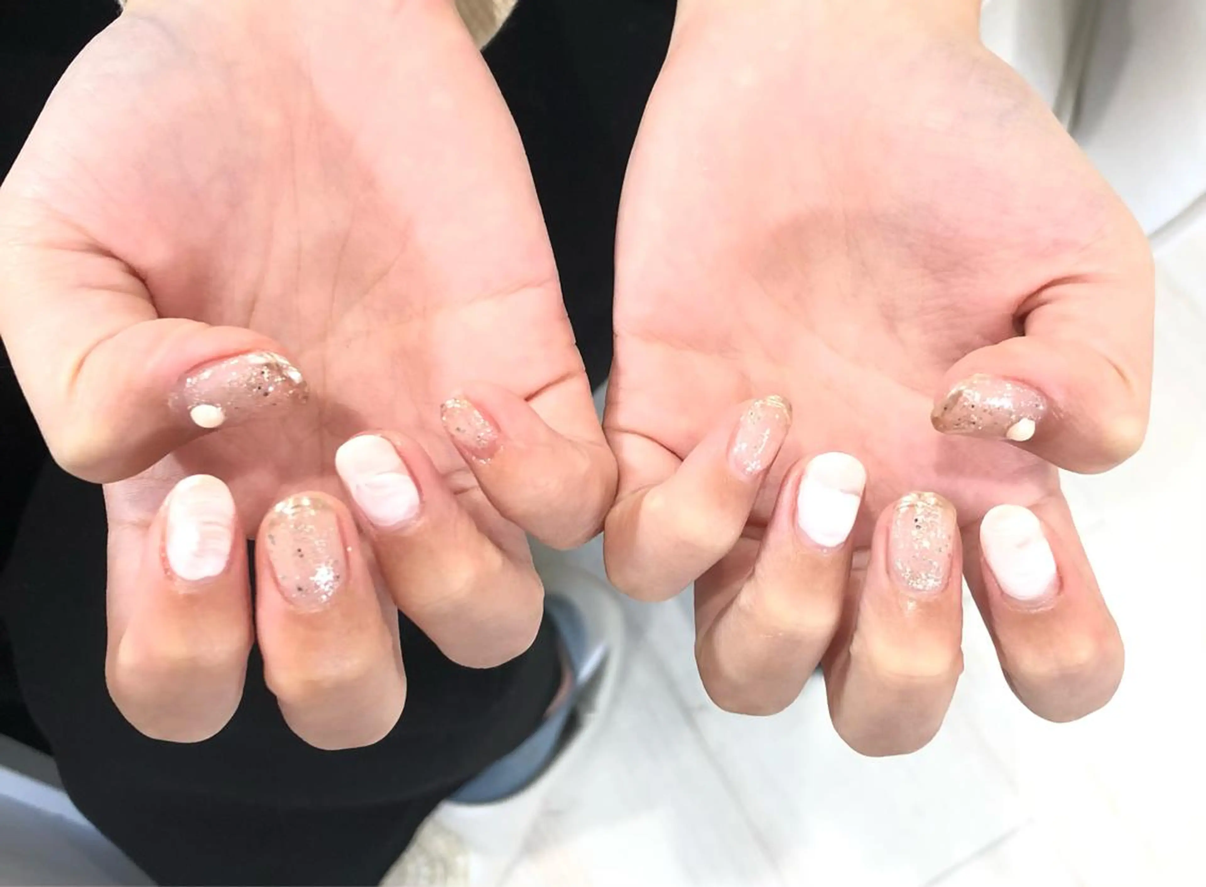 ネイル フラッシュネイル フレンチネイル ラメ(グリッター) ラメグラデーション マグネットネイル Ｈ3（エイチスリー）所属・H3 hitoのネイルデザイン