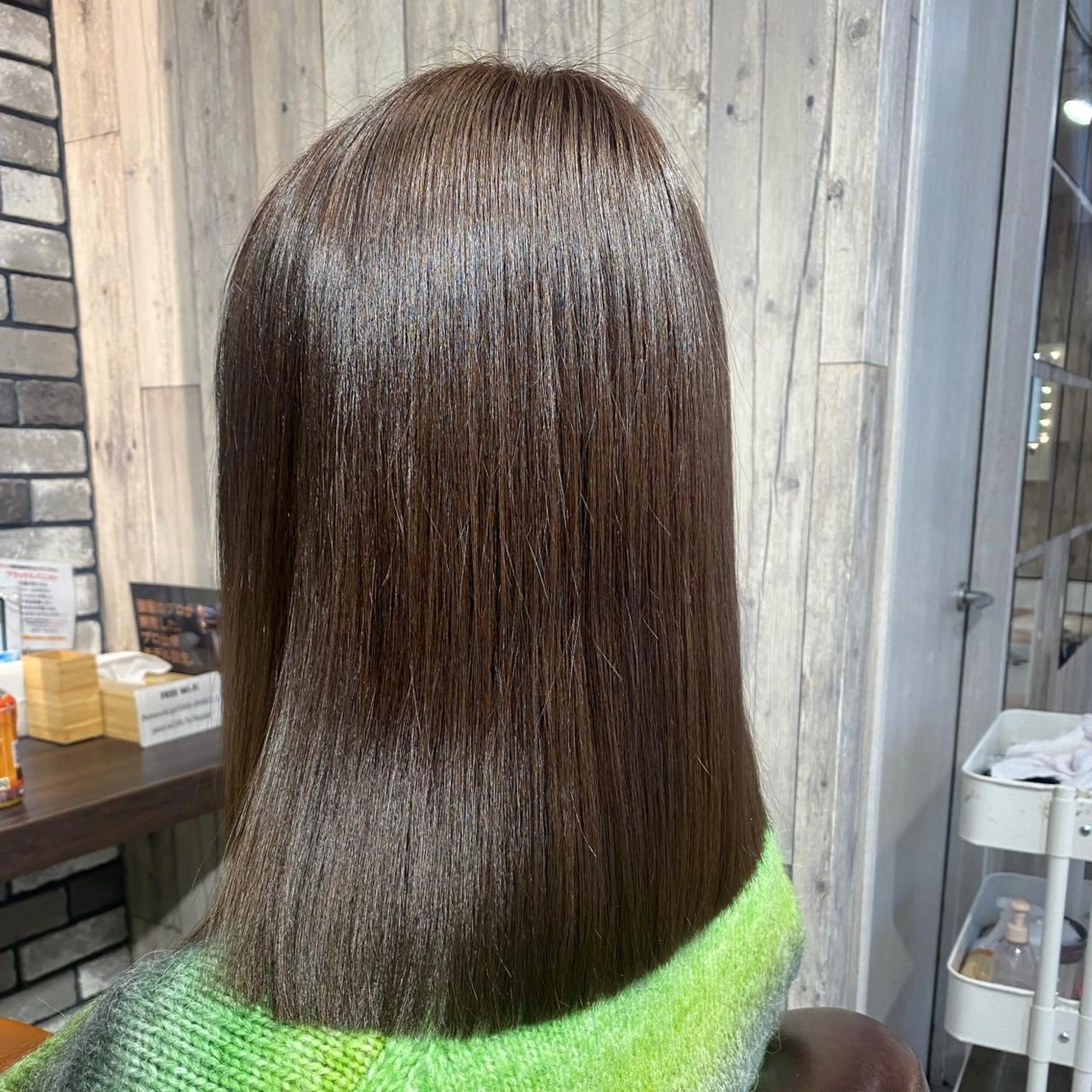 ミディアム Re:MAKE所属・ジャニヲタ美容師 推しカラー中平海帆のヘアスタイル