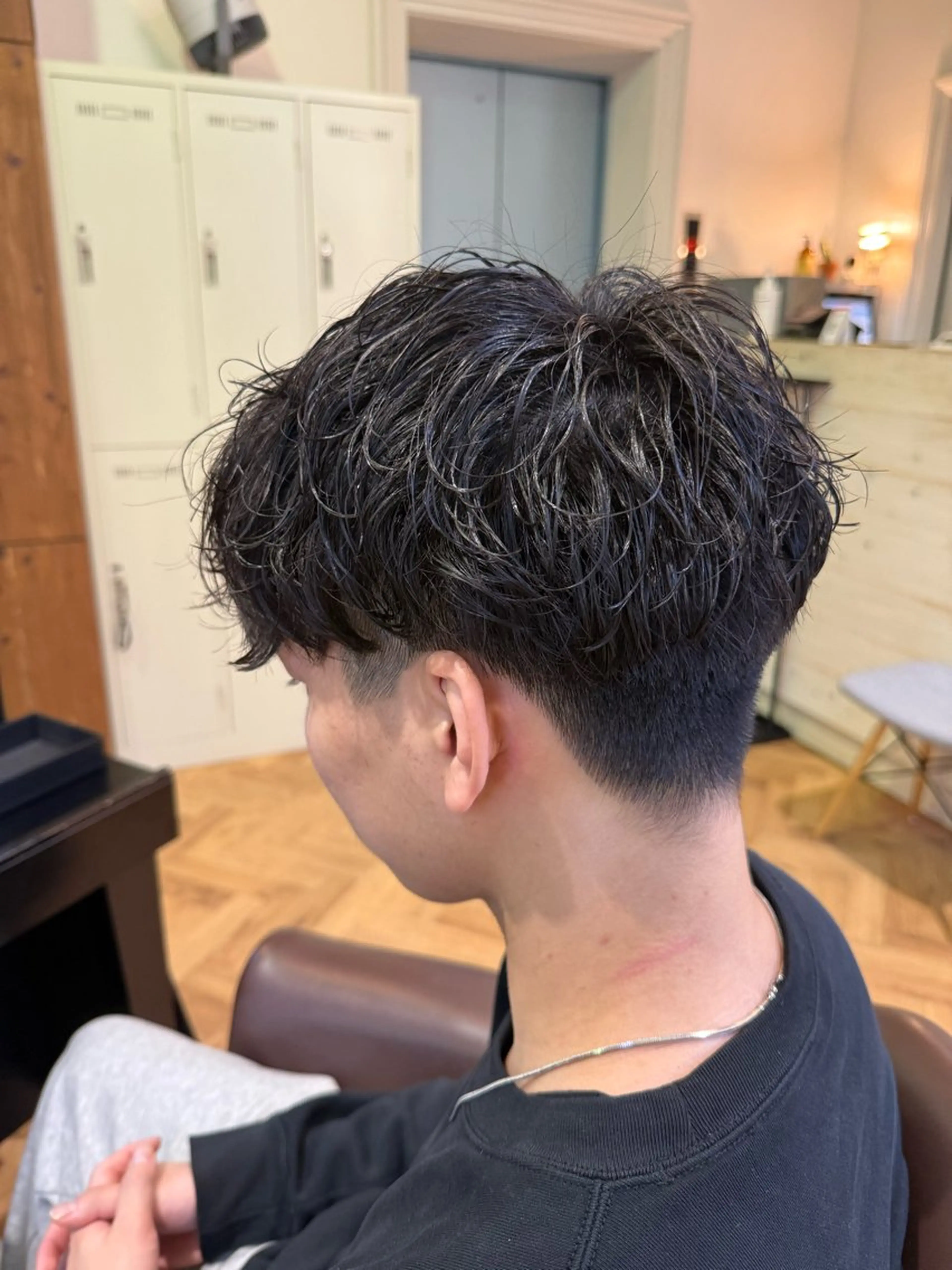 ショート パーマ メンズ 溝口 槙里也のヘアスタイル