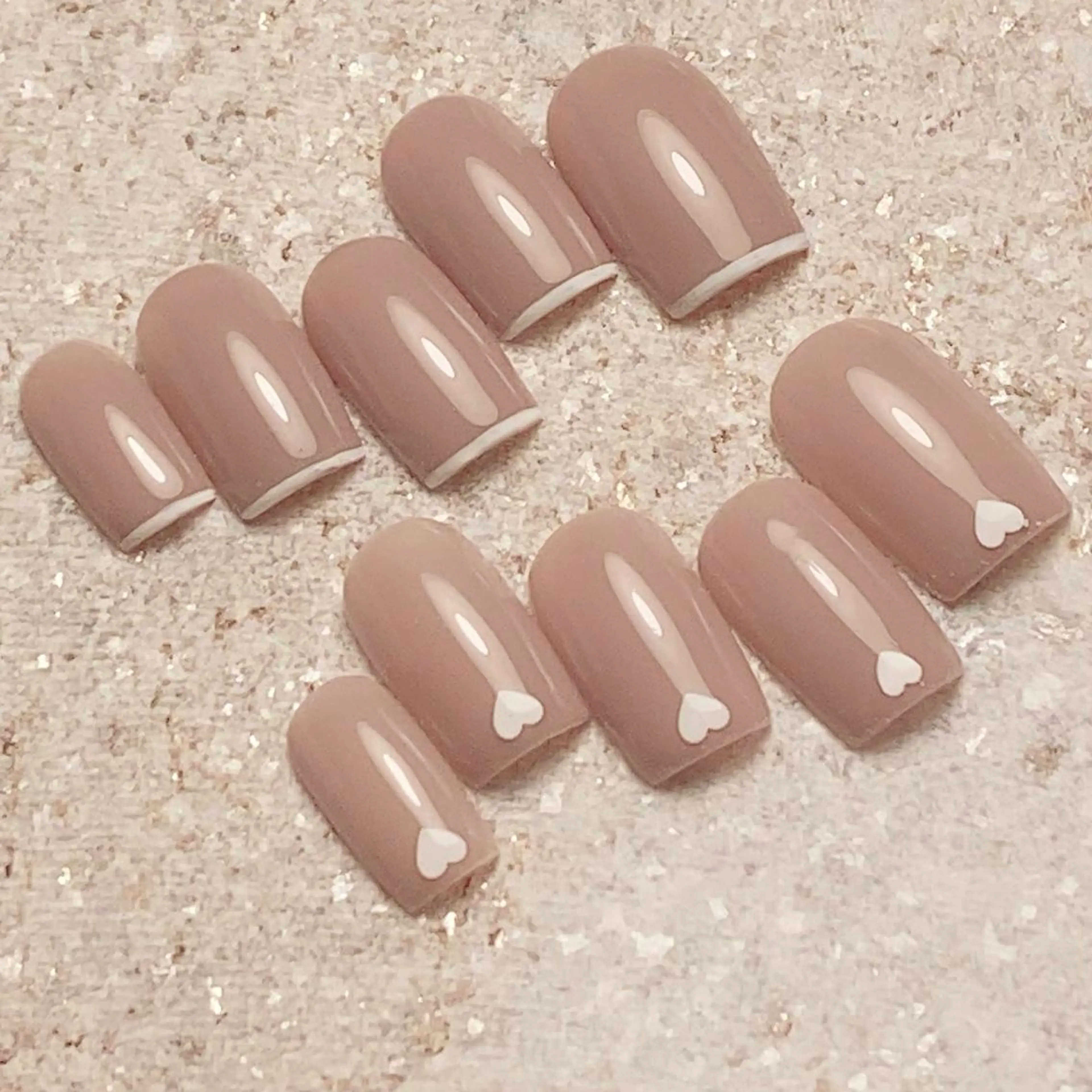 【予約時申請で初回自爪ソフトジェルオフ無料】 細フレンチ&ハート ⋆⸜🧡⸝⋆パラジェル+¥1,100の写真