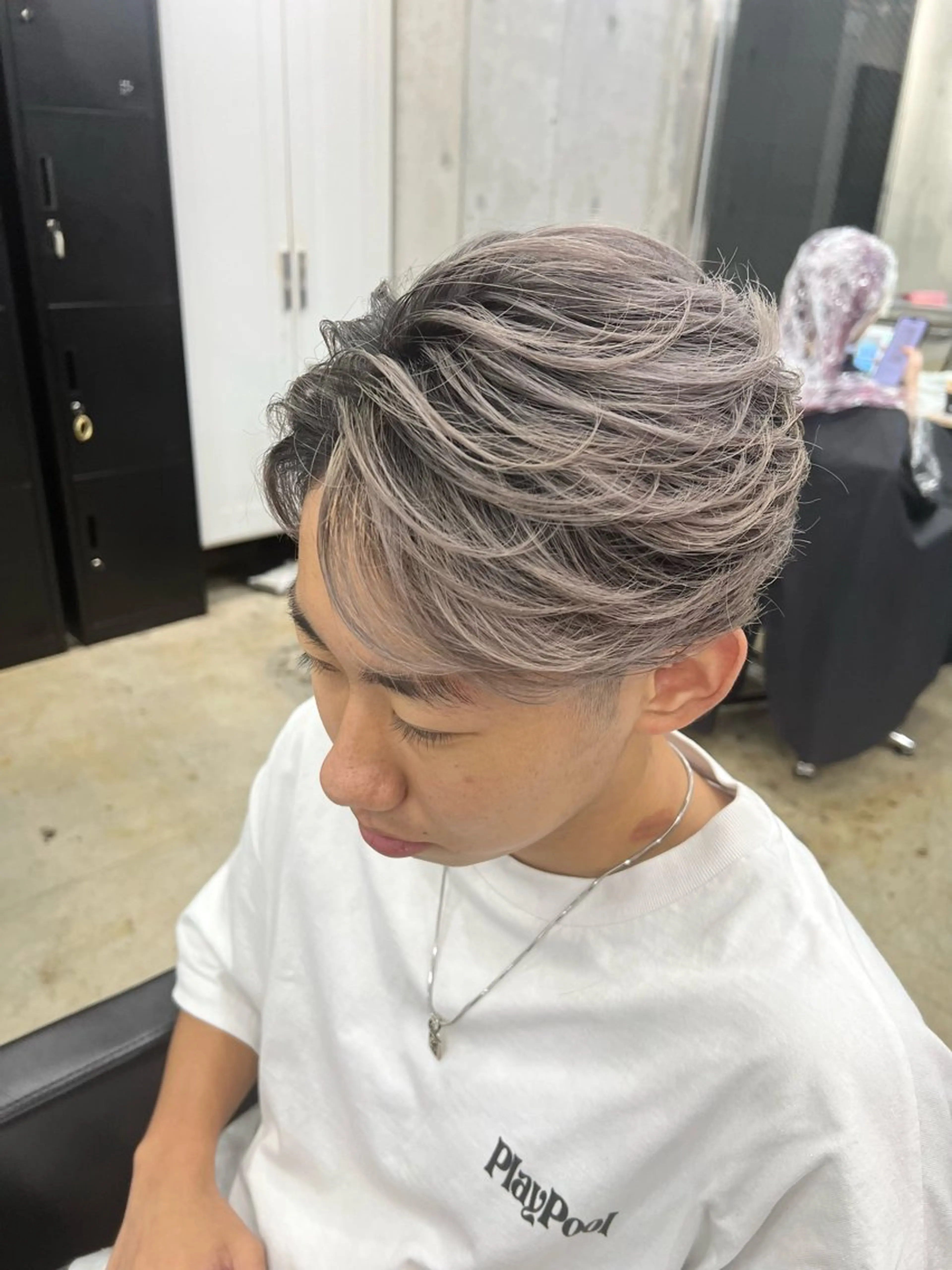 カラー メンズ メンズハイトーン グレージュ ハイトーンカラー ミルクティーグレージュ カット ヘアカラー トリートメント 🏝メンズカット特化 赤羽🏝SHOのヘアスタイル