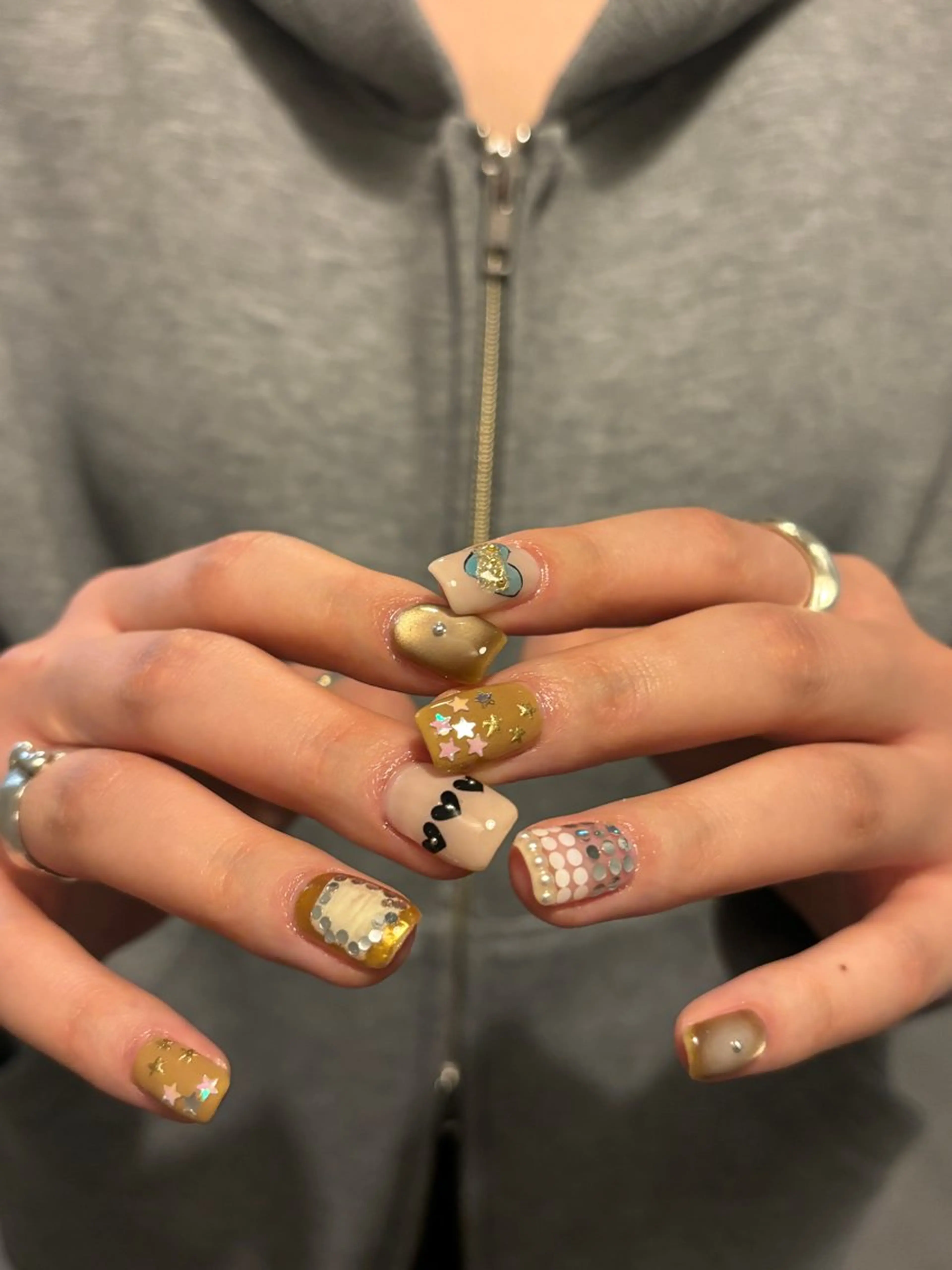 ネイル キラキラネイル ハンドネイル chika ／ nailのネイルデザイン