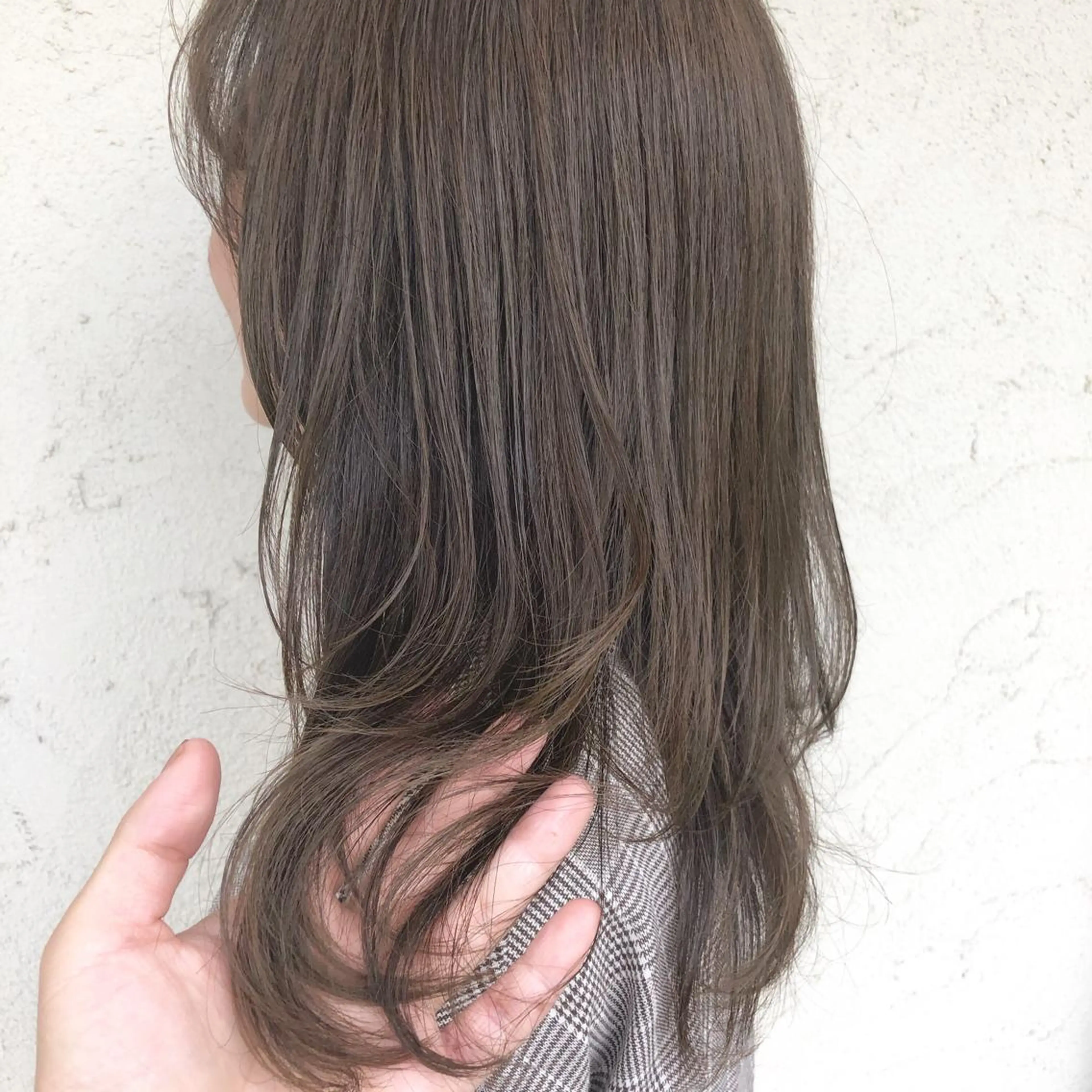 ミディアム カラー ブリーチ 透明感カラー カット ヘアカラー トリートメント ヘアセット 艶髪育成サロン 京橋　shinのヘアスタイル