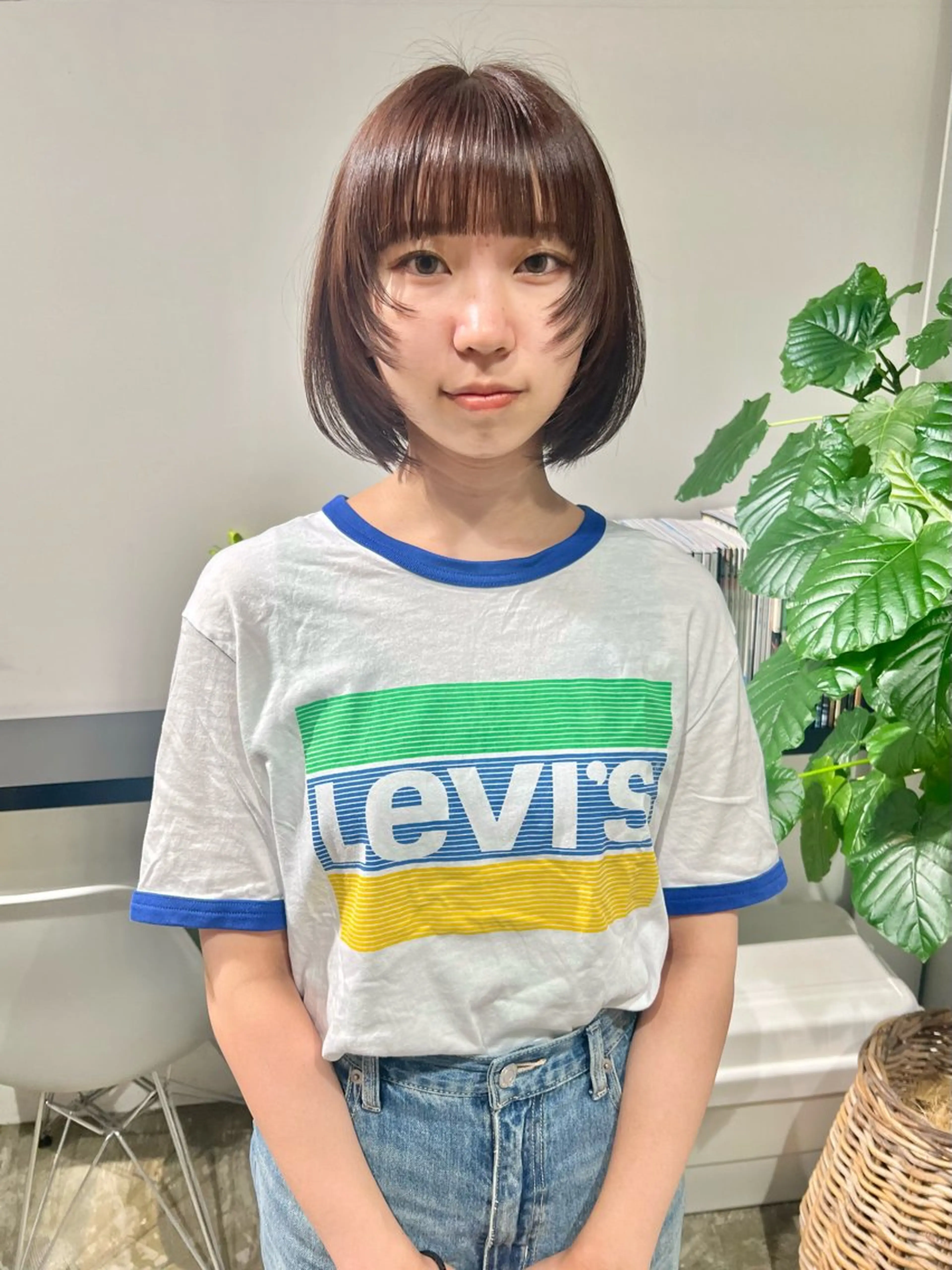 ミディアム カット ヘアカラー 石井 菜々のヘアスタイル