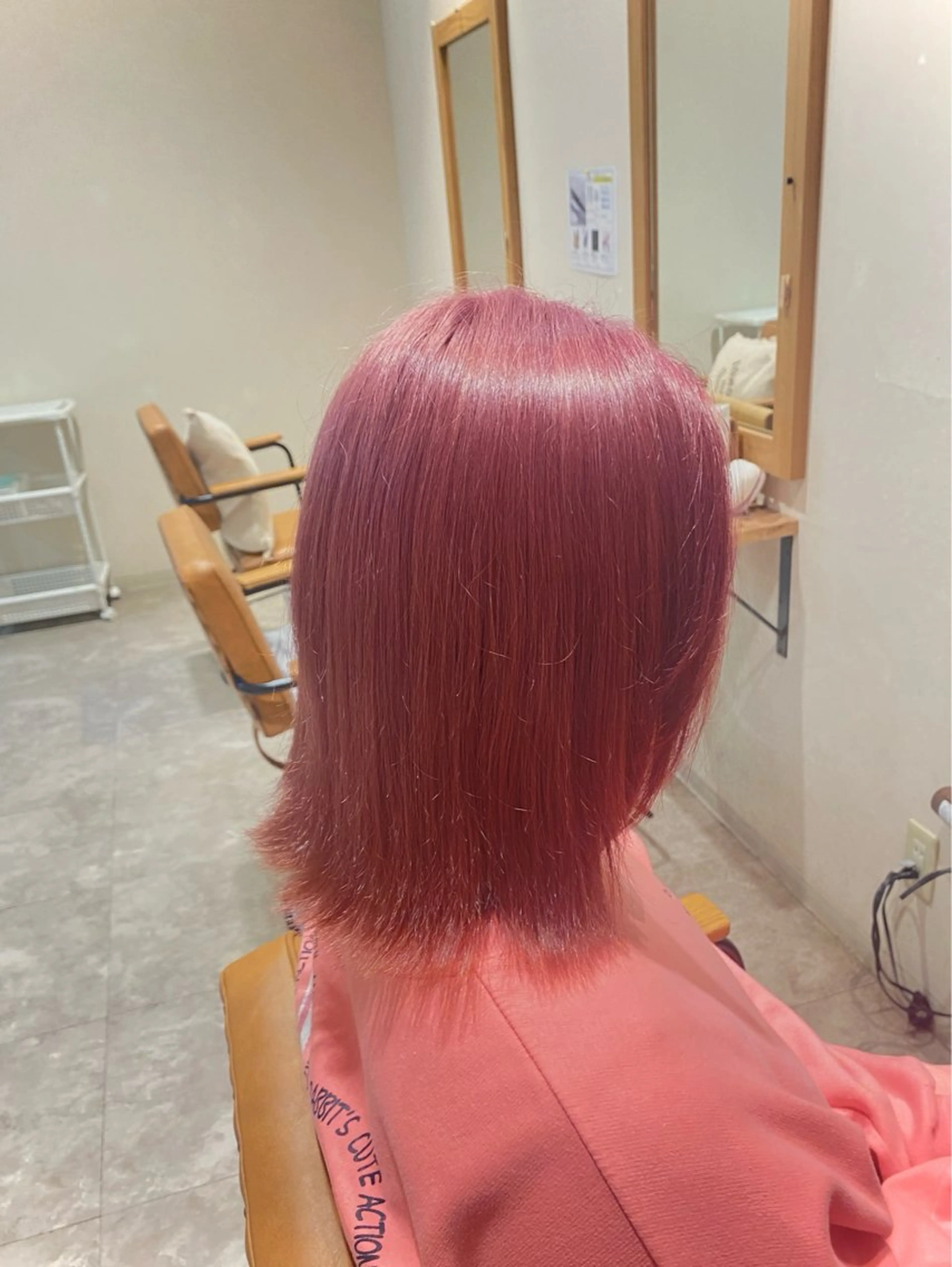 ミディアム カット ヘアカラー トリートメント ブリーチなしWカラー /酸性ストレート河本のヘアスタイル