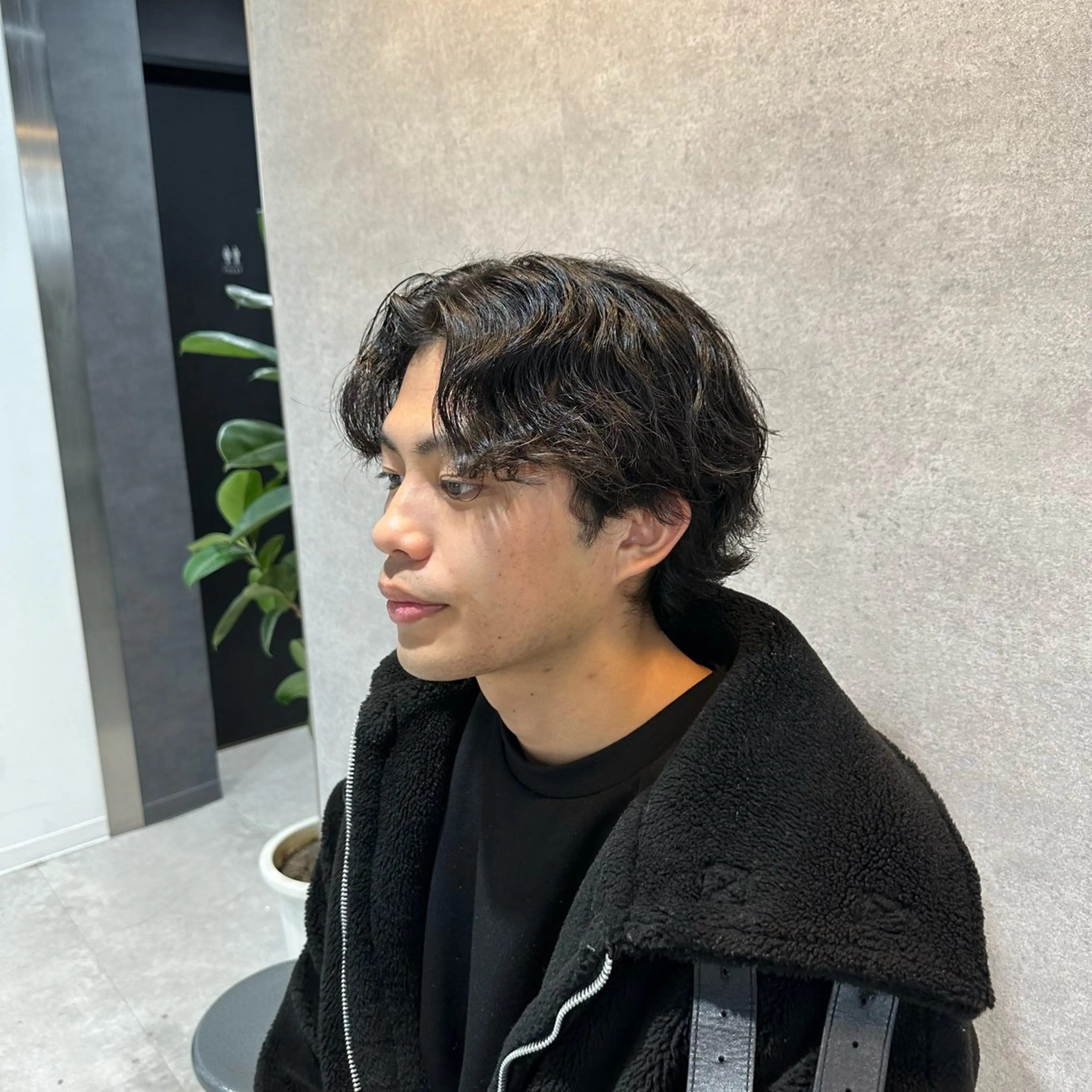 ショート メンズ センターパート 刈り上げ くせ毛 【メンズ特化】 サエキカズマのヘアスタイル