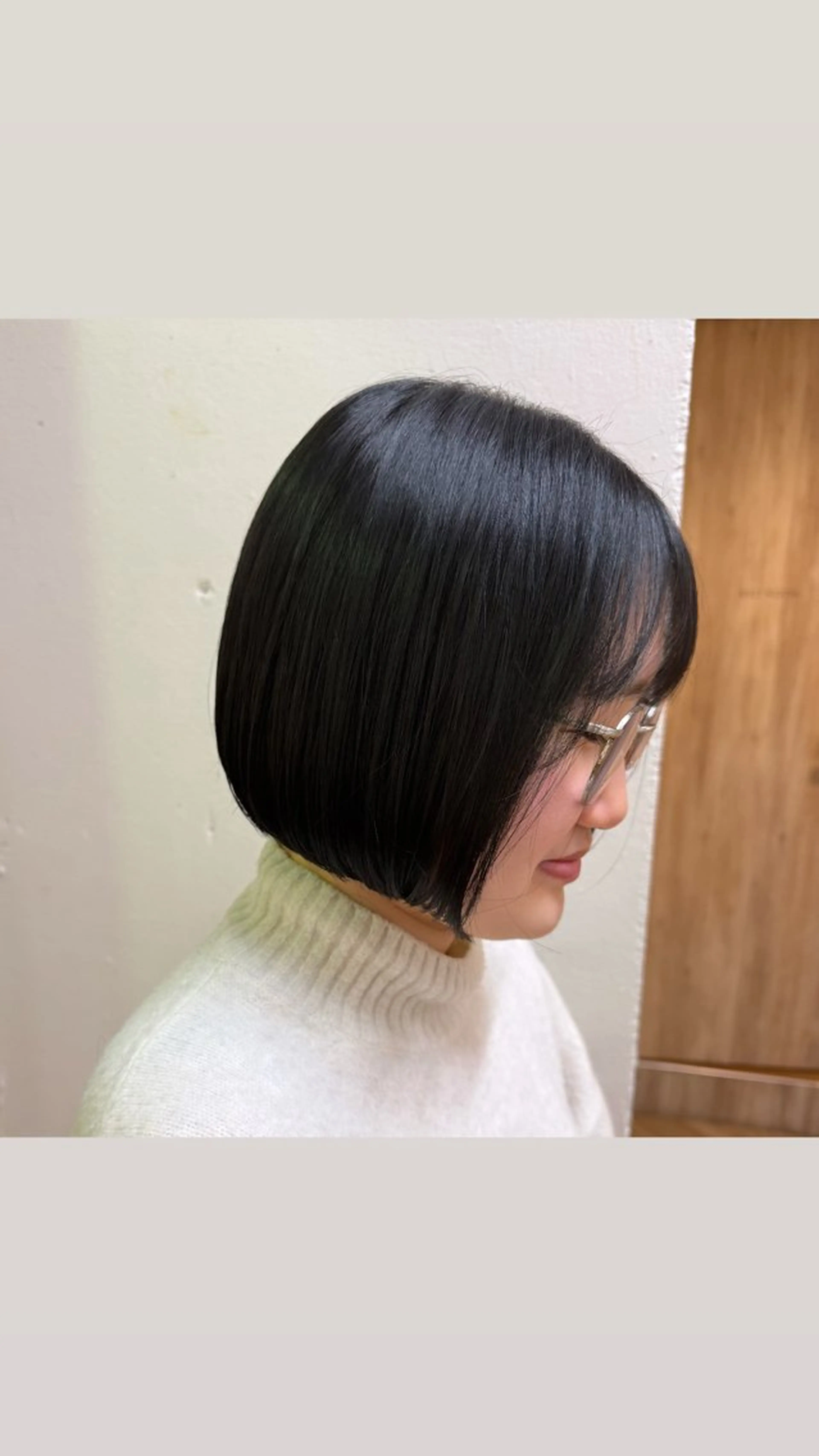 ショート ボブ カット 暖色カラー/ ストレート/くるみのヘアスタイル