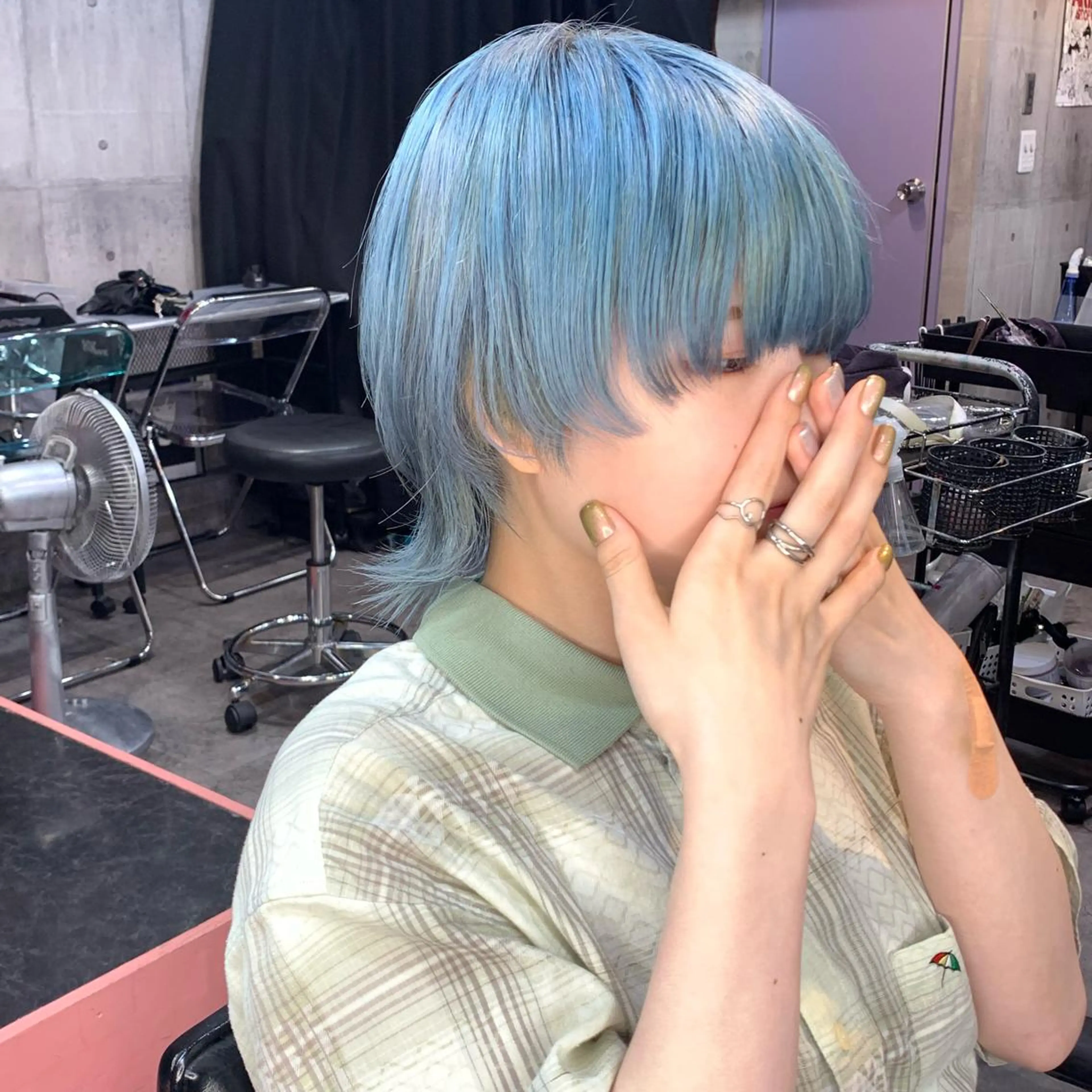 ショート カラー ウルフカット ホワイト&レイヤーカ ットエクステ長畠俊輔のヘアスタイル